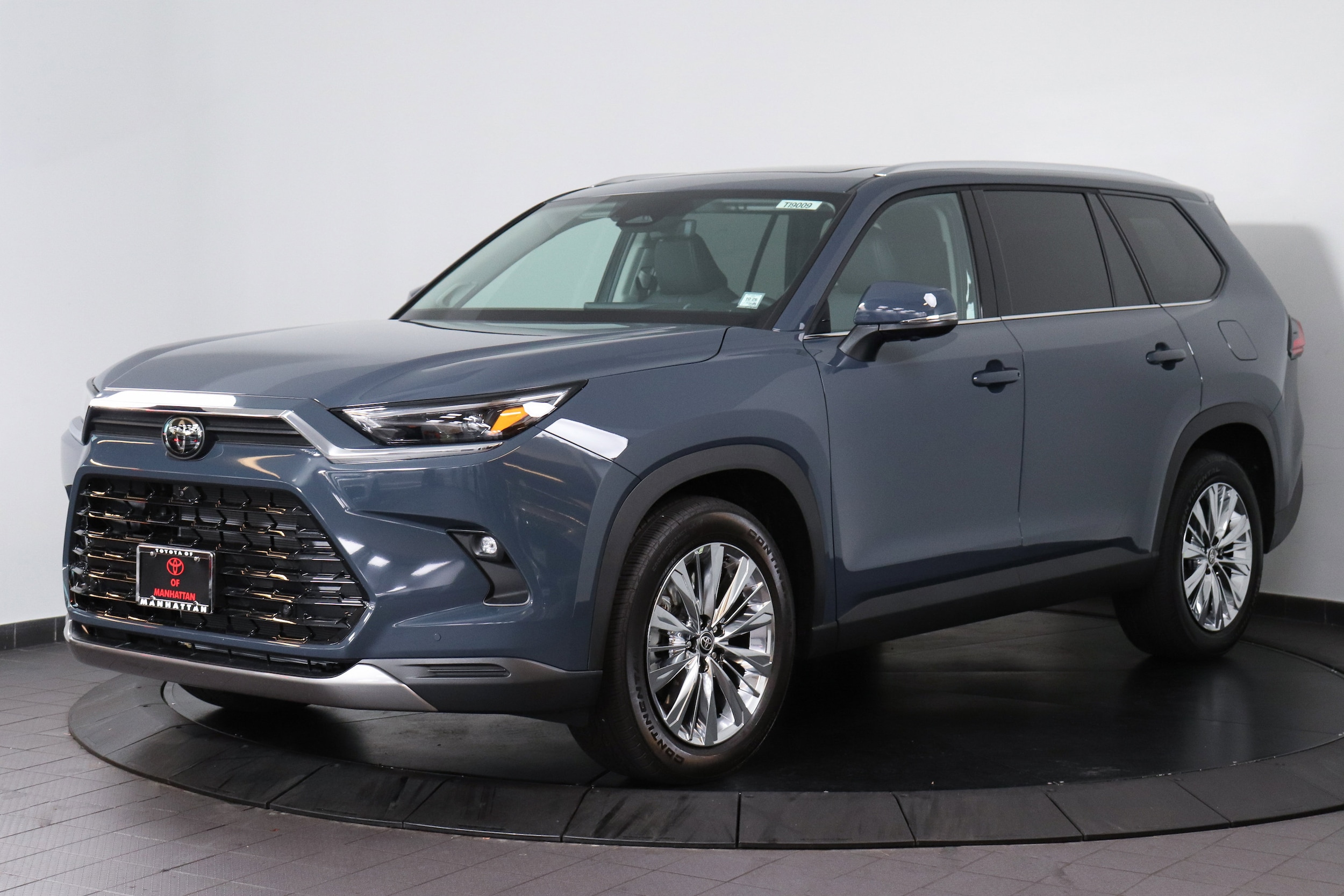 2026 Toyota Grand Highlander Platinum's photo