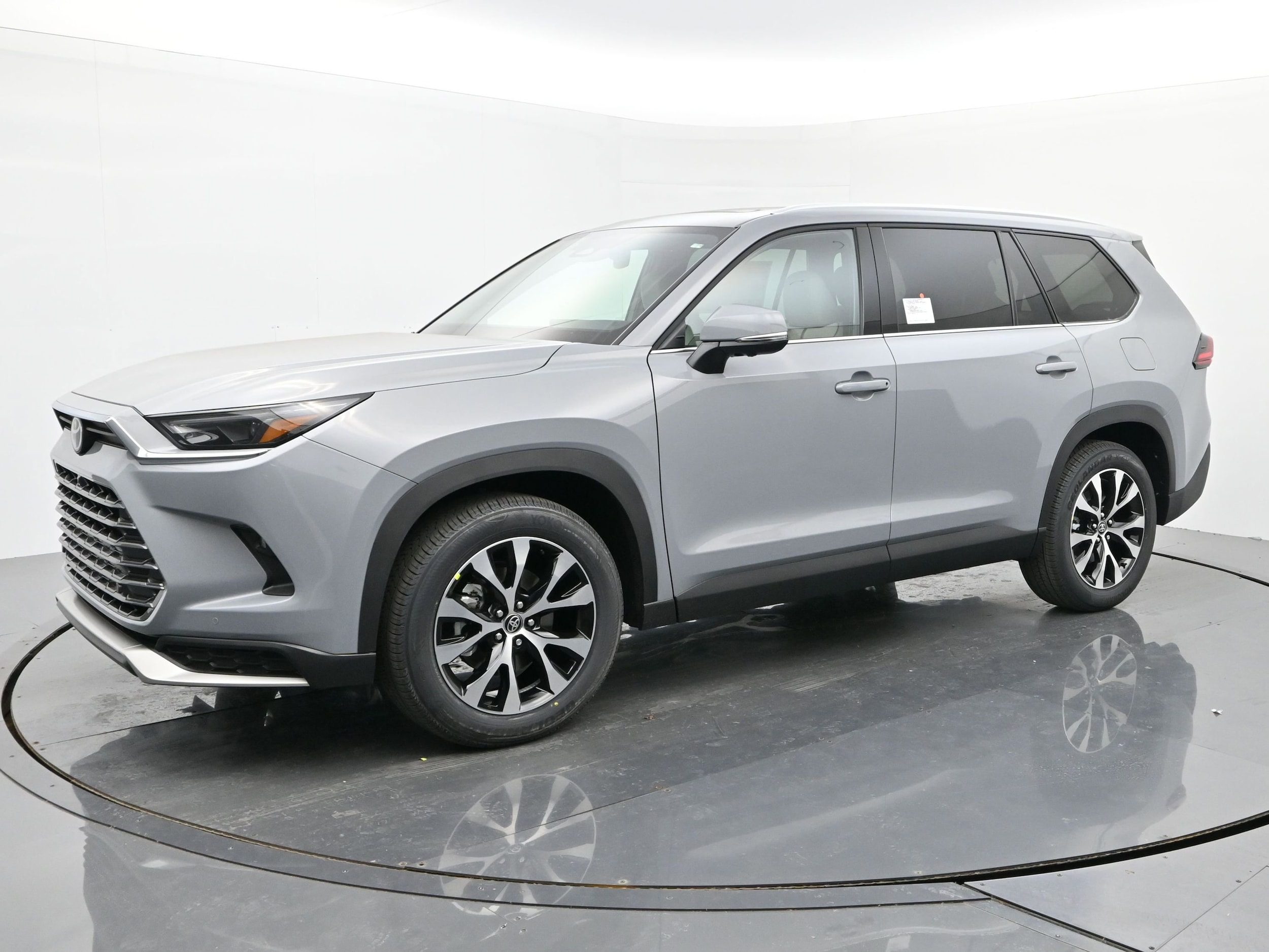2026 Toyota Grand Highlander Limited's photo