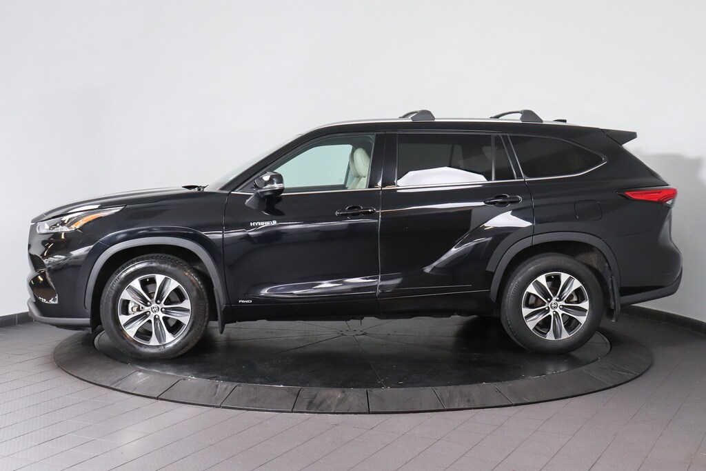 Used 2021 Toyota Highlander Hybrid XLE SUV