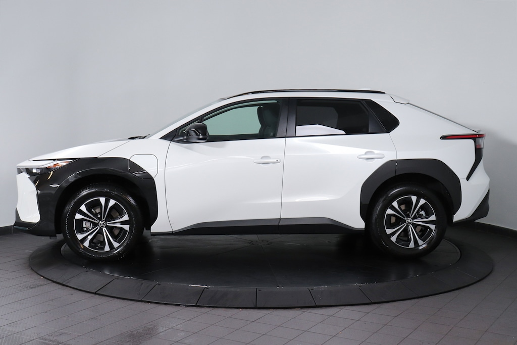 Used 2025 Toyota bZ4X XLE SUV