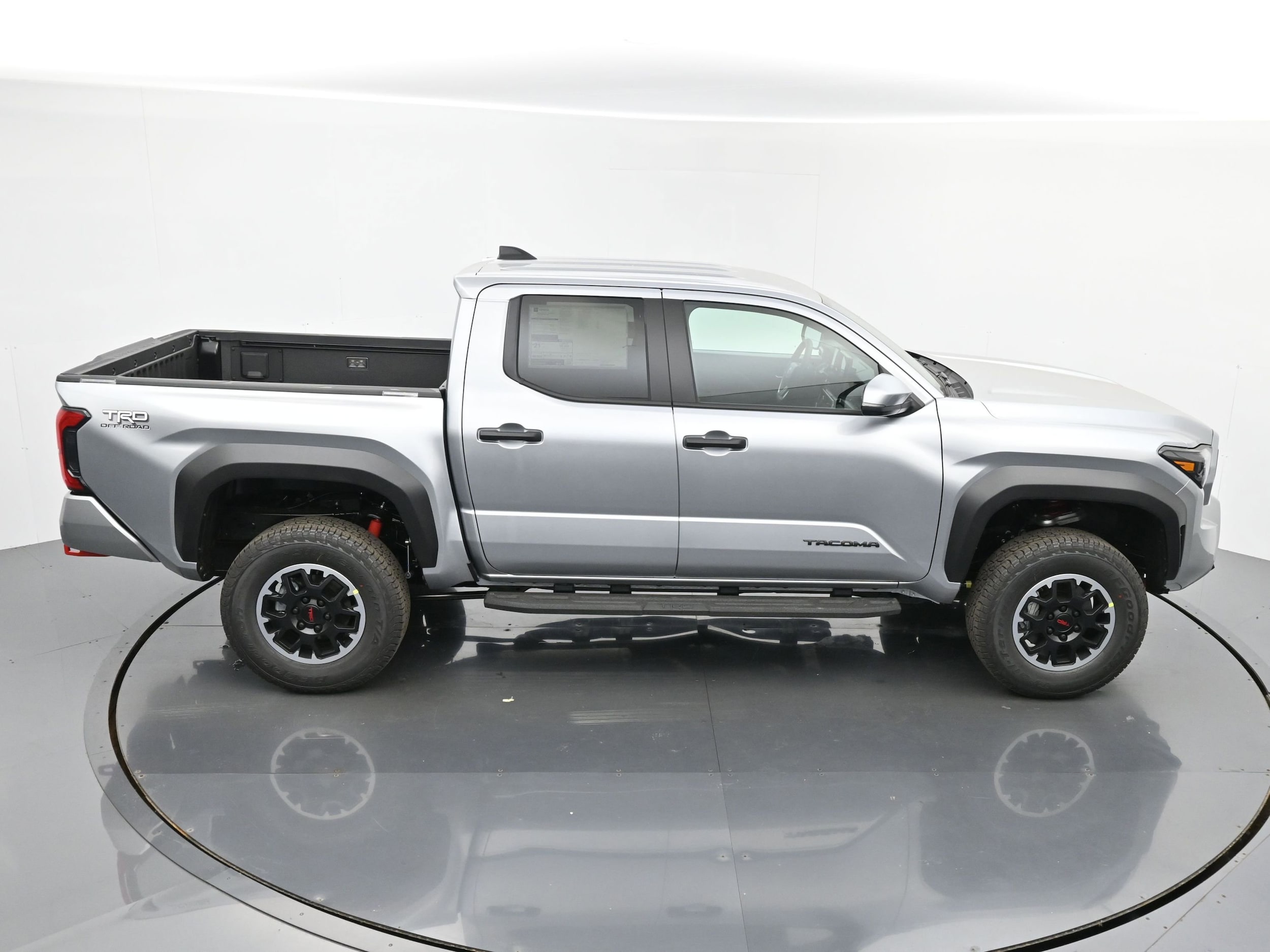 2025 Toyota Tacoma TRD Off Road - Photo 28