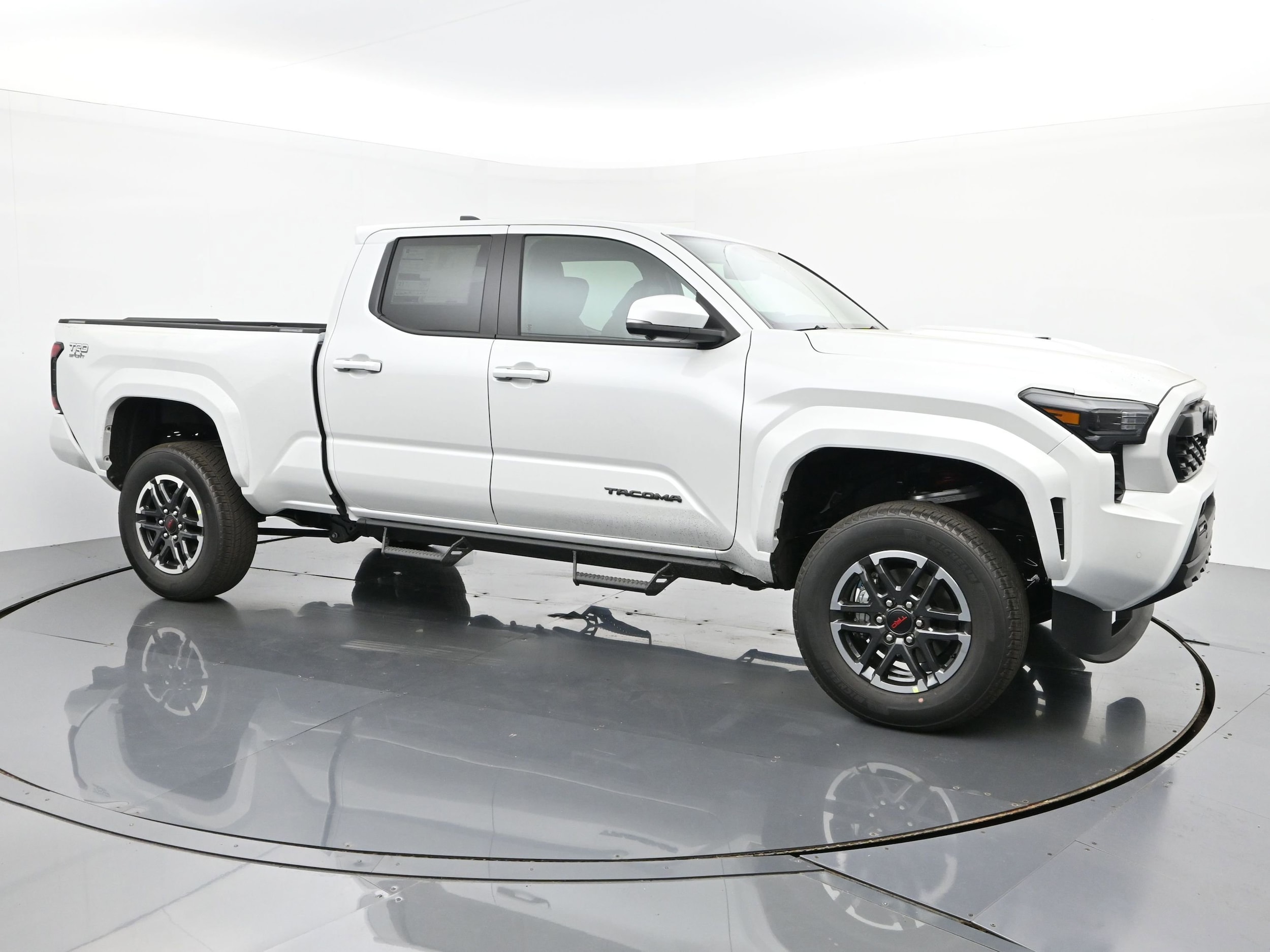 2025 Toyota Tacoma TRD Sport - Photo 7
