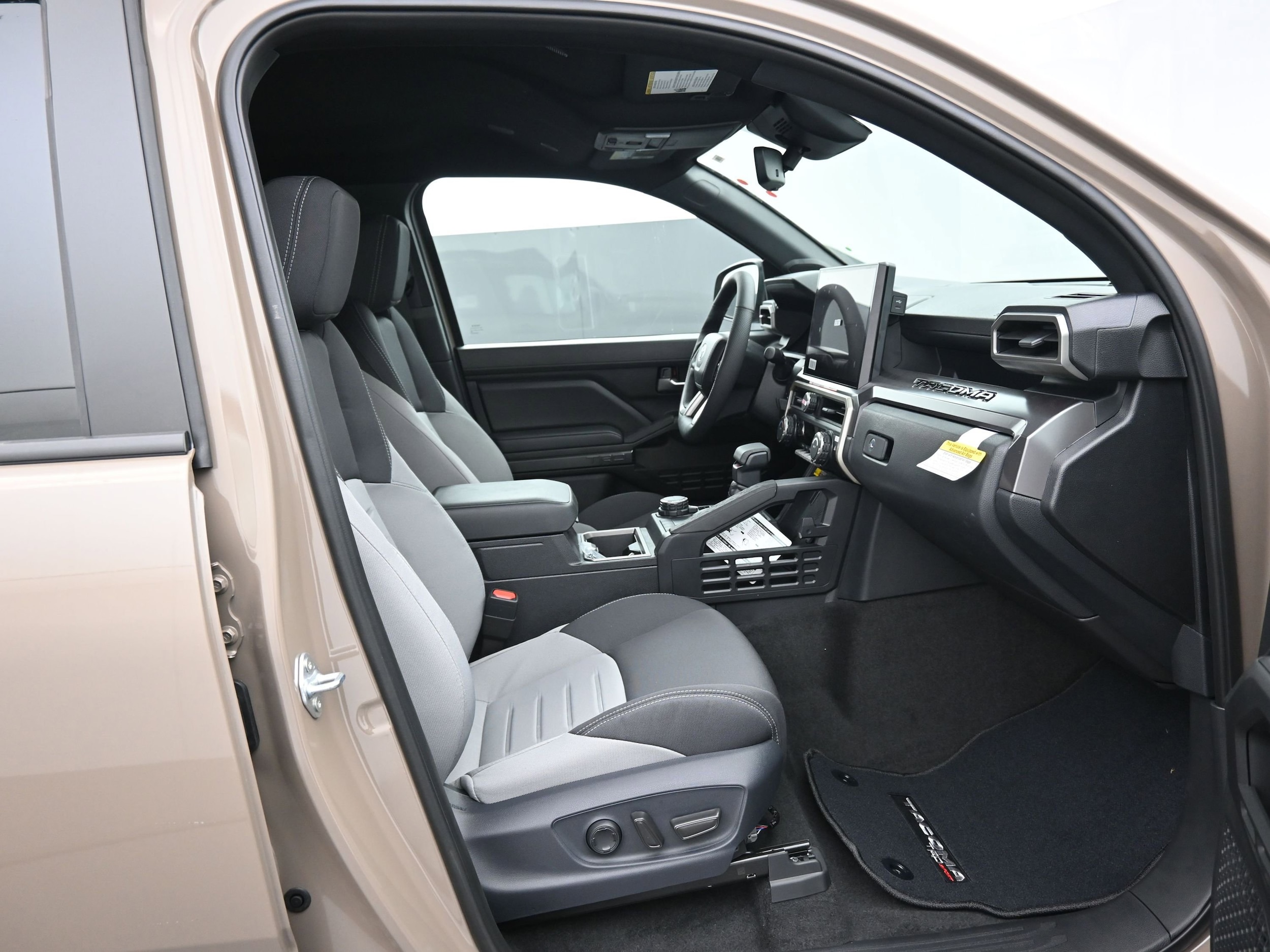 2026 Toyota Tacoma TRD Sport - Photo 13