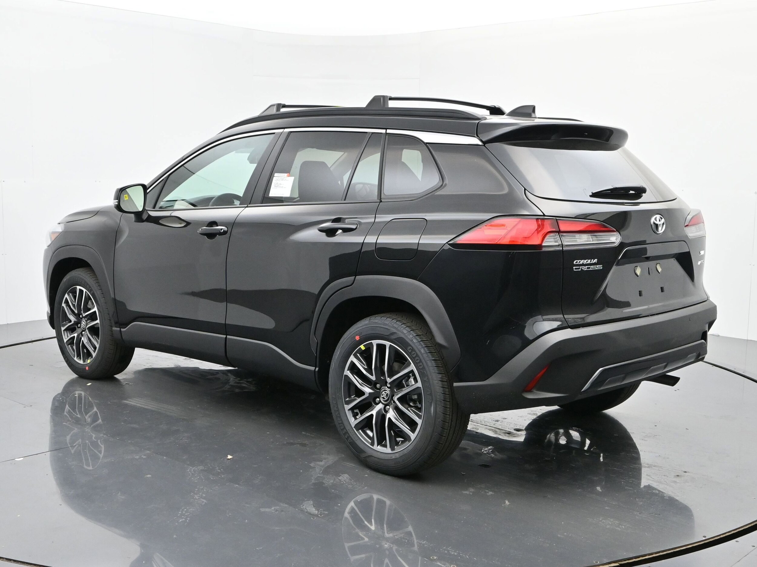 2026 Toyota Corolla Cross XLE photo 3