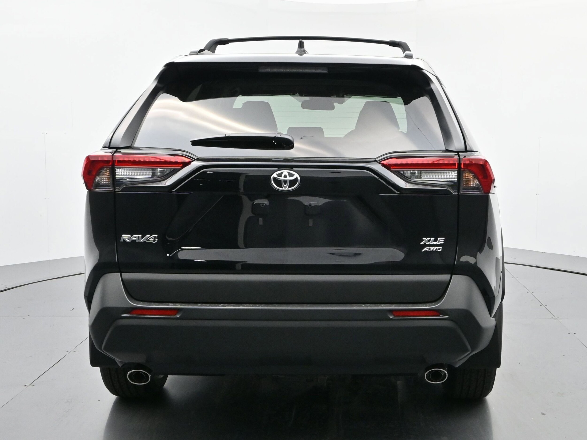 2025 Toyota RAV4 XLE photo 3