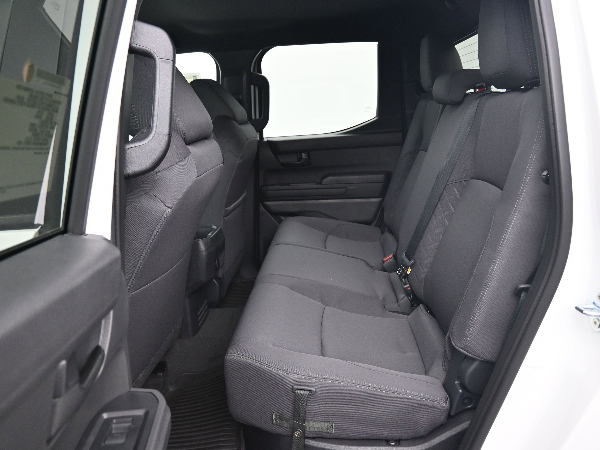 2025 Toyota Tacoma SR5 - Photo 9