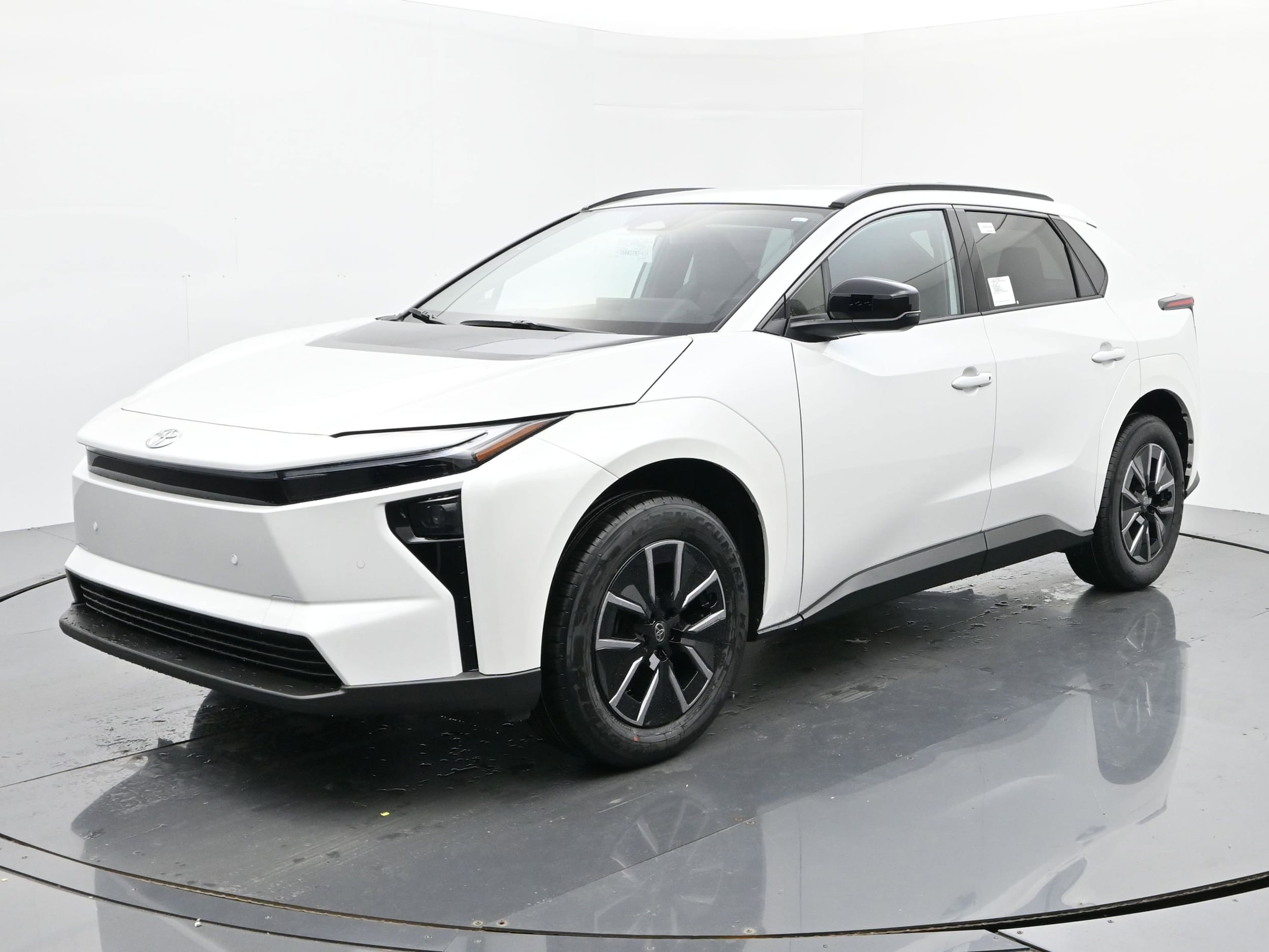 2026 Toyota bZ XLE's photo