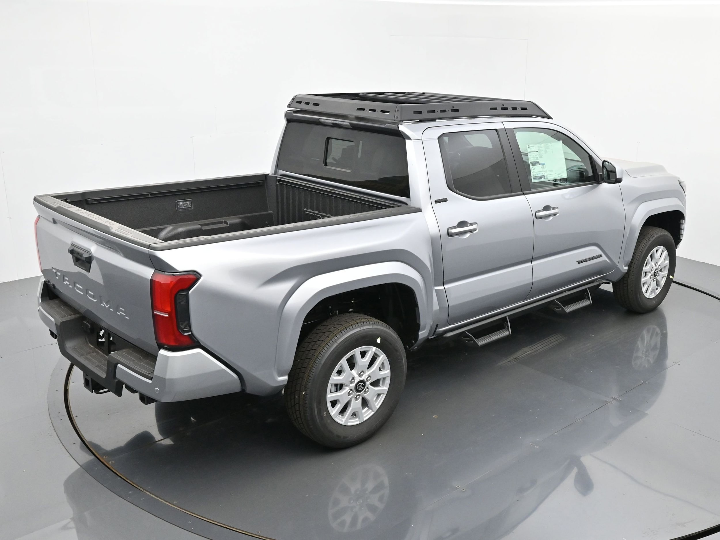 2025 Toyota Tacoma SR5 - Photo 27
