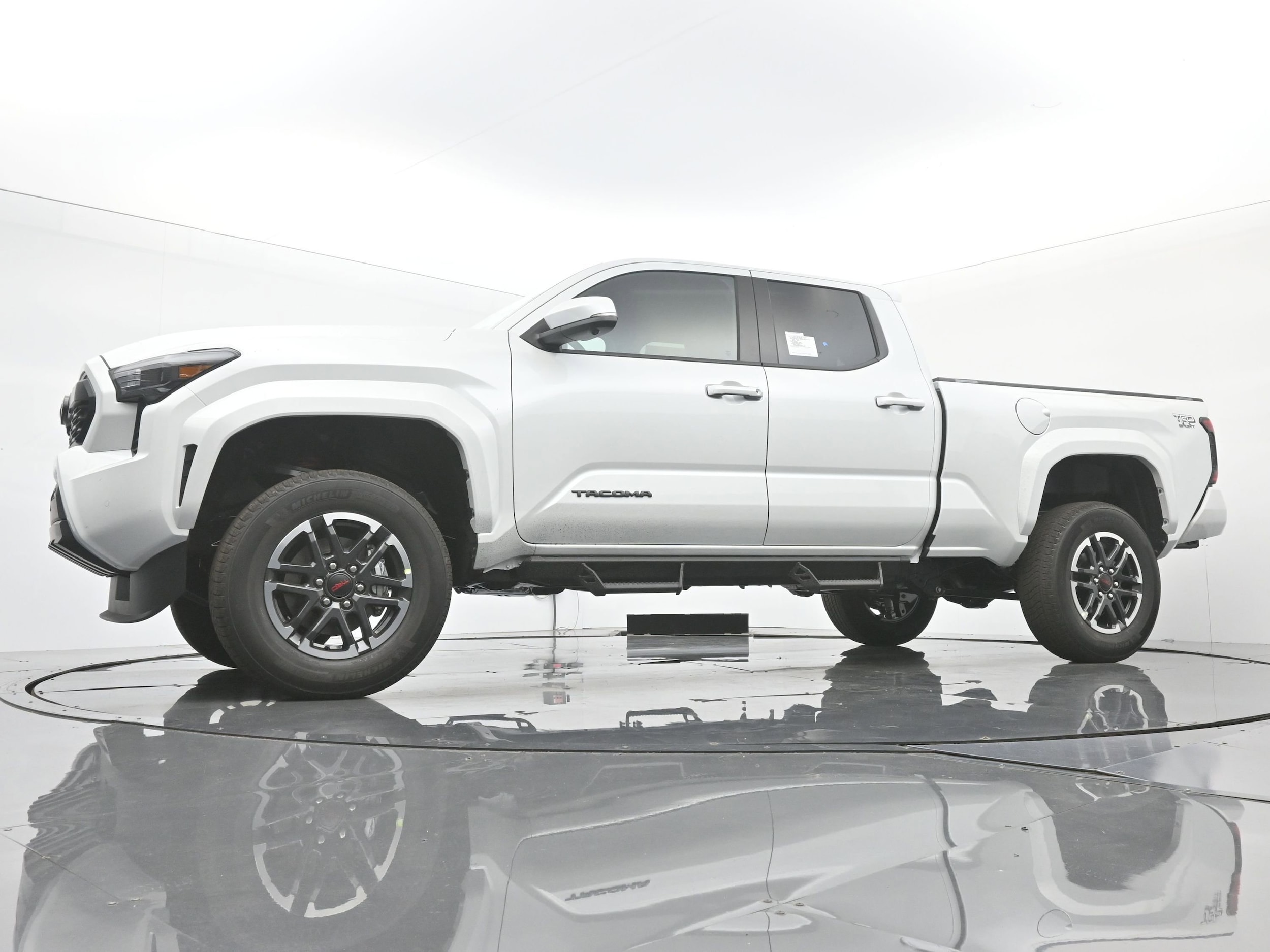 2025 Toyota Tacoma TRD Sport - Photo 16