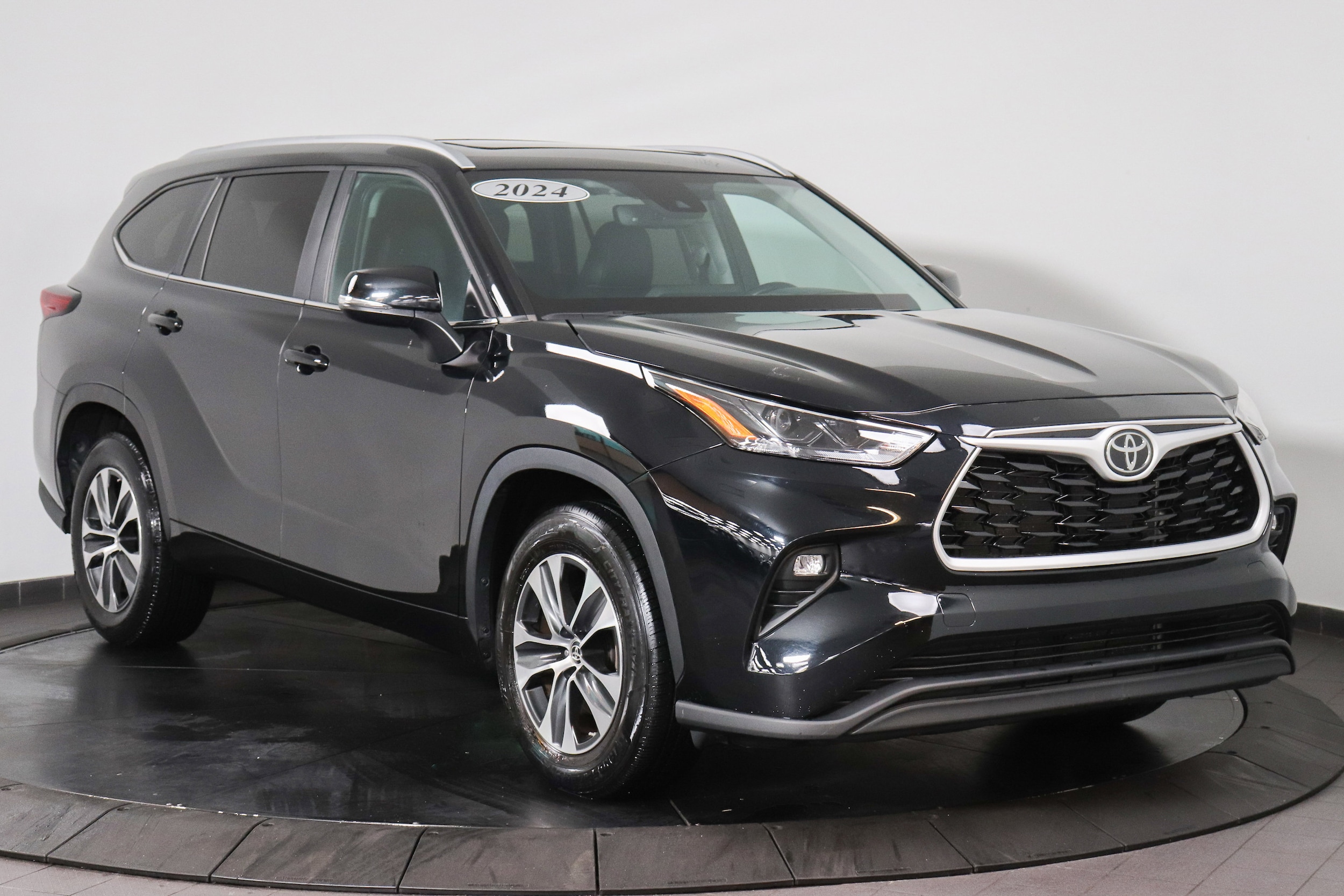 2024 Toyota Highlander LE - Photo 7