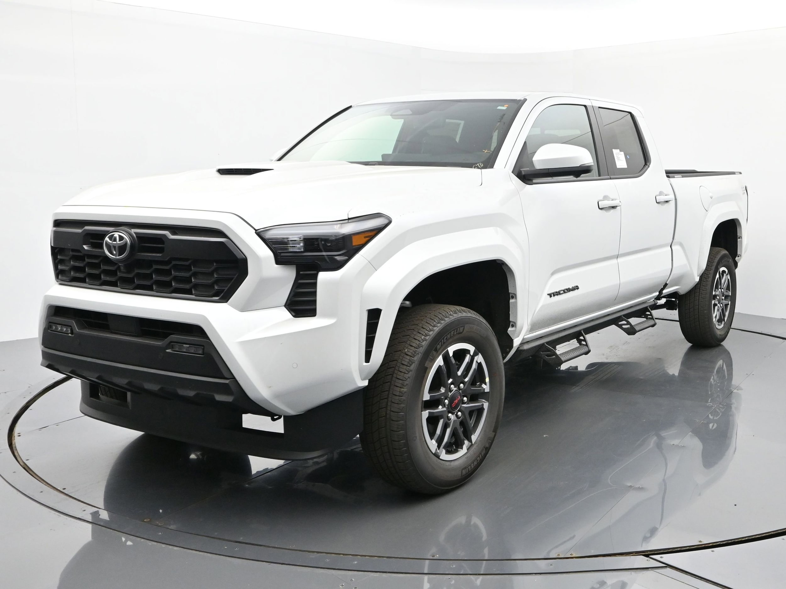 2025 Toyota Tacoma TRD Sport's photo