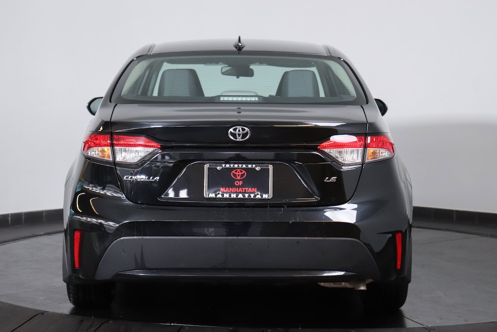 Used 2022 Toyota Corolla LE Sedan