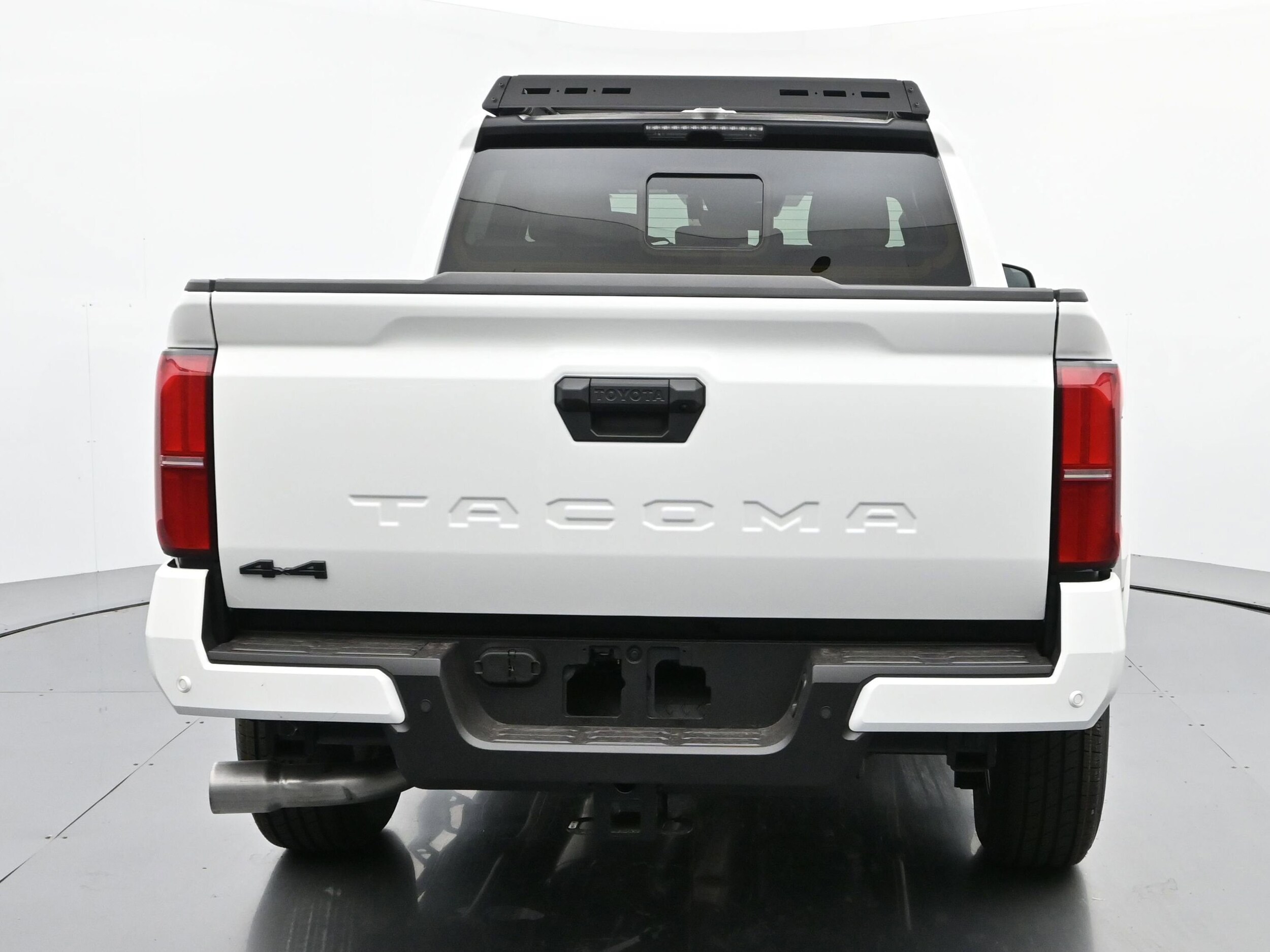 2025 Toyota Tacoma SR5 4x4 Double Cab photo 4
