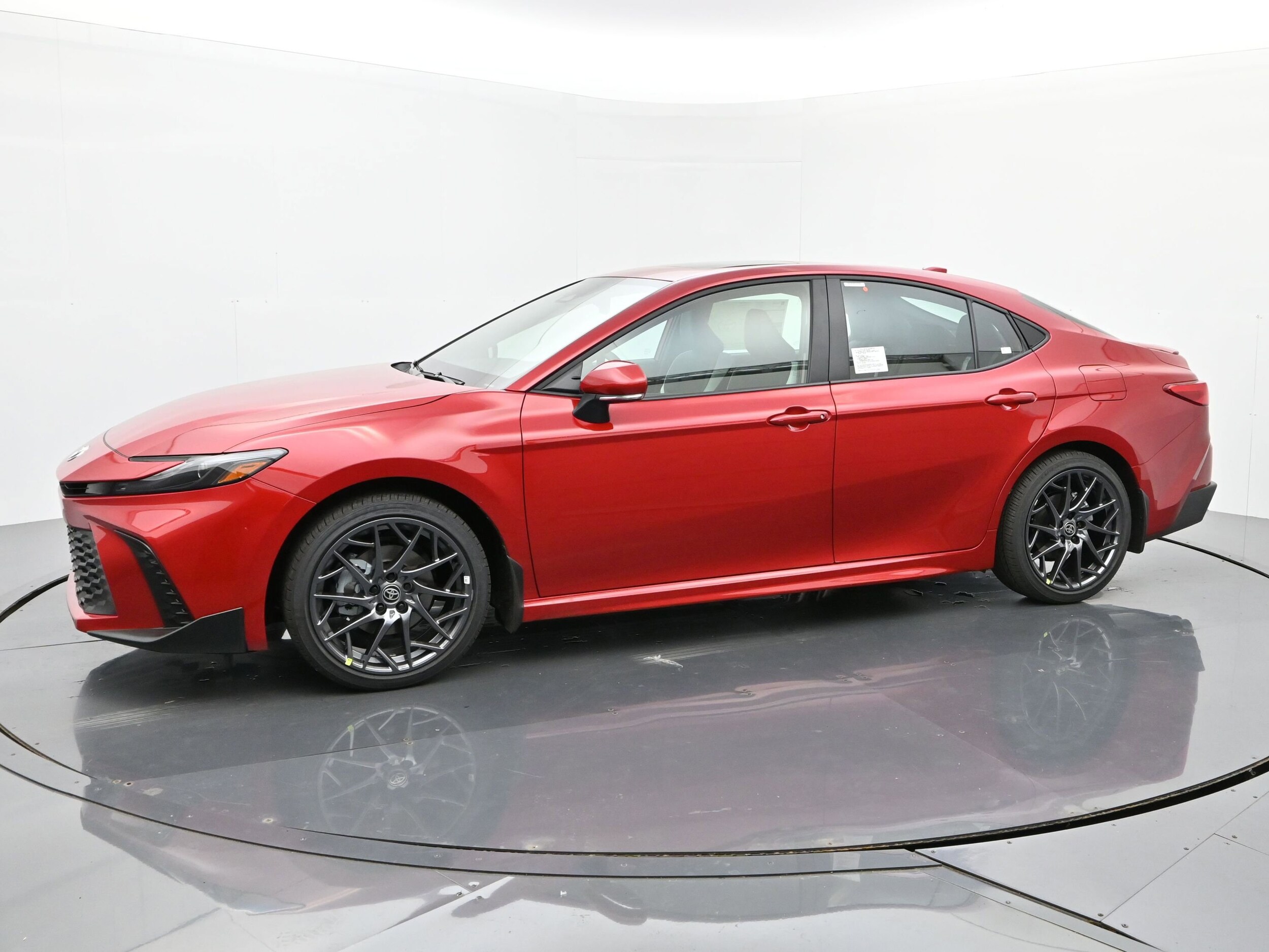 2025 Toyota Camry SE photo 2