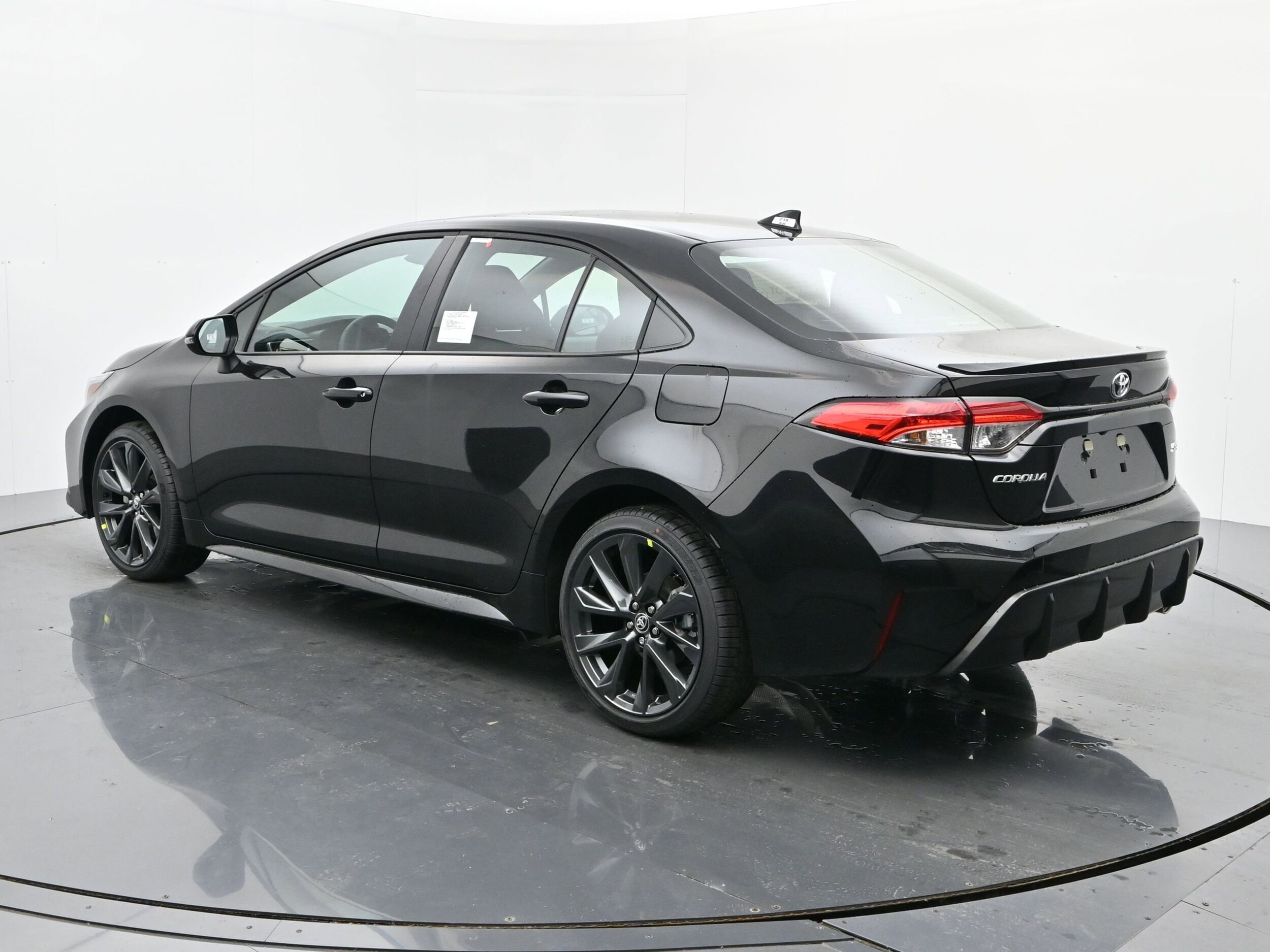 2026 Toyota Corolla SE photo 3