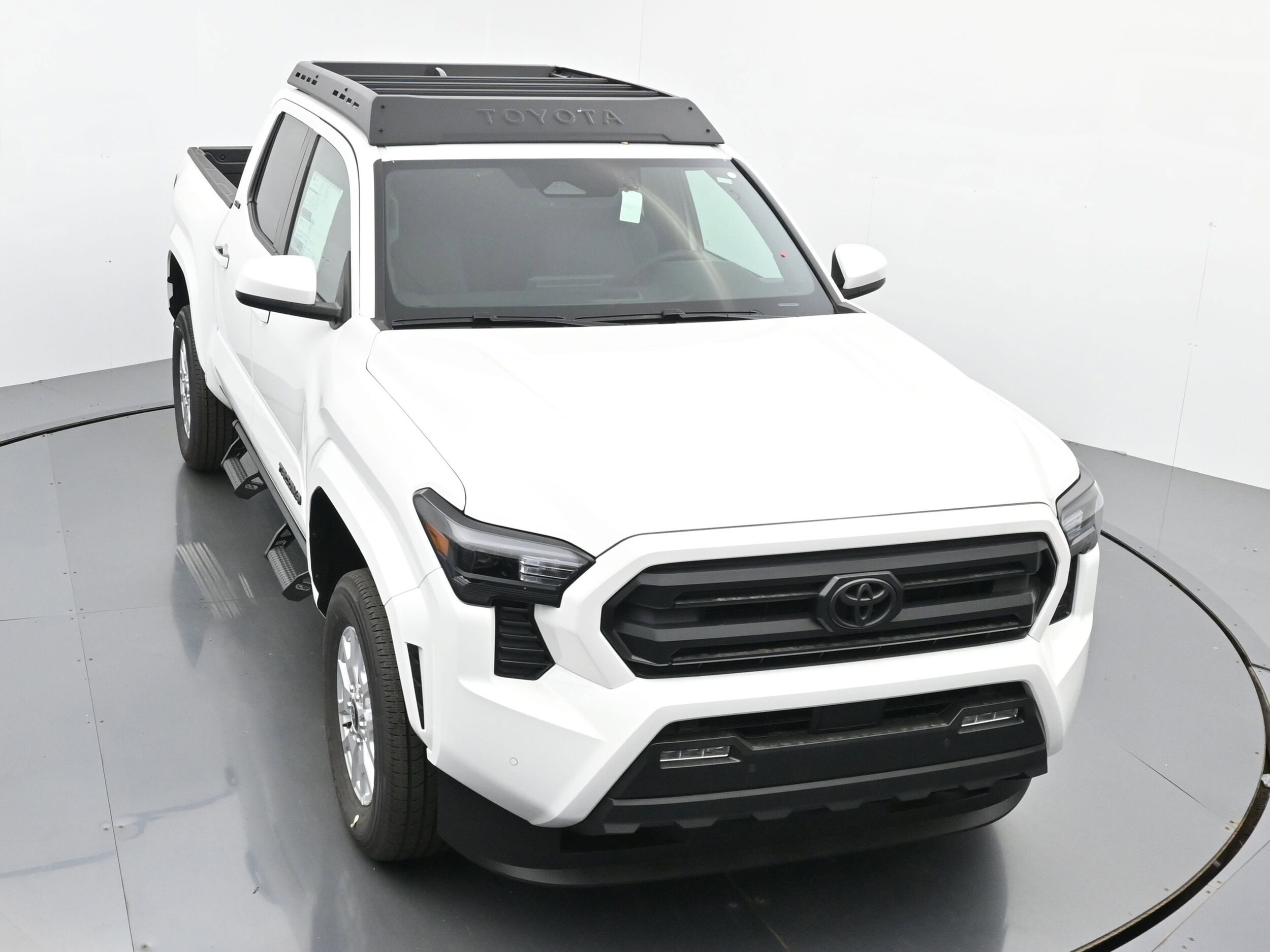 2025 Toyota Tacoma SR5 - Photo 30