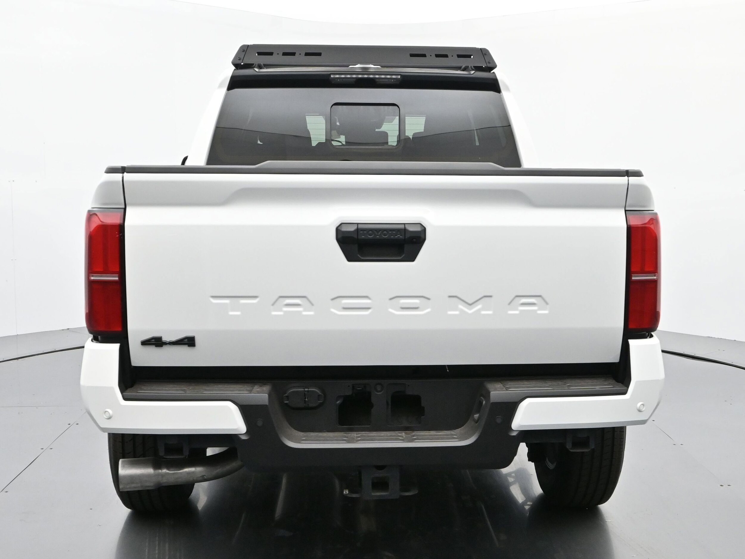 2025 Toyota Tacoma SR5 4x4 Double Cab photo 4