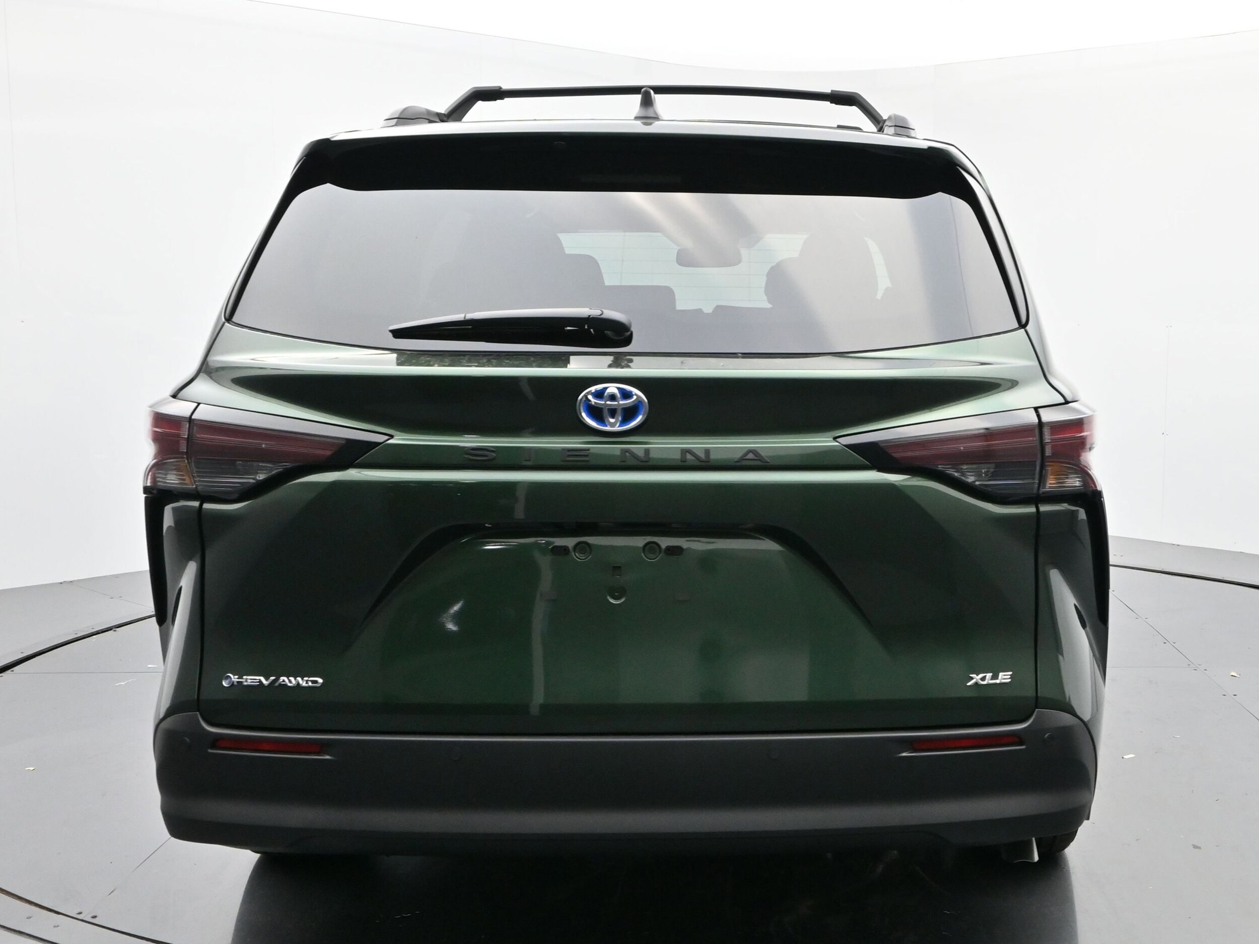 2025 Toyota Sienna XLE photo 4