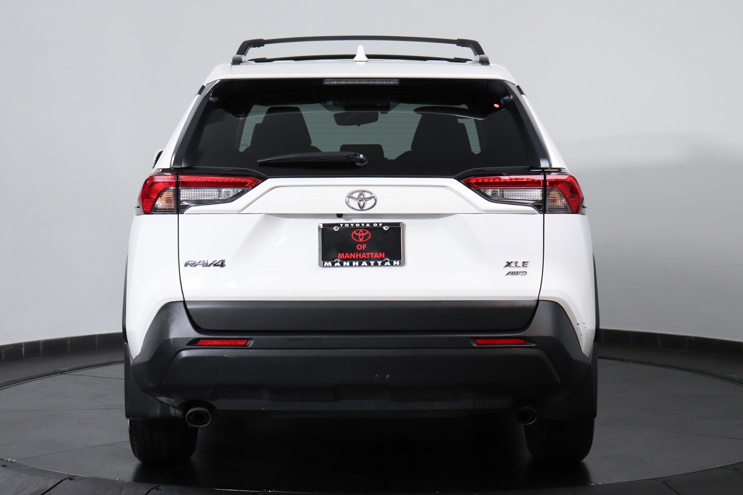 2022 Toyota RAV4 XLE photo 4