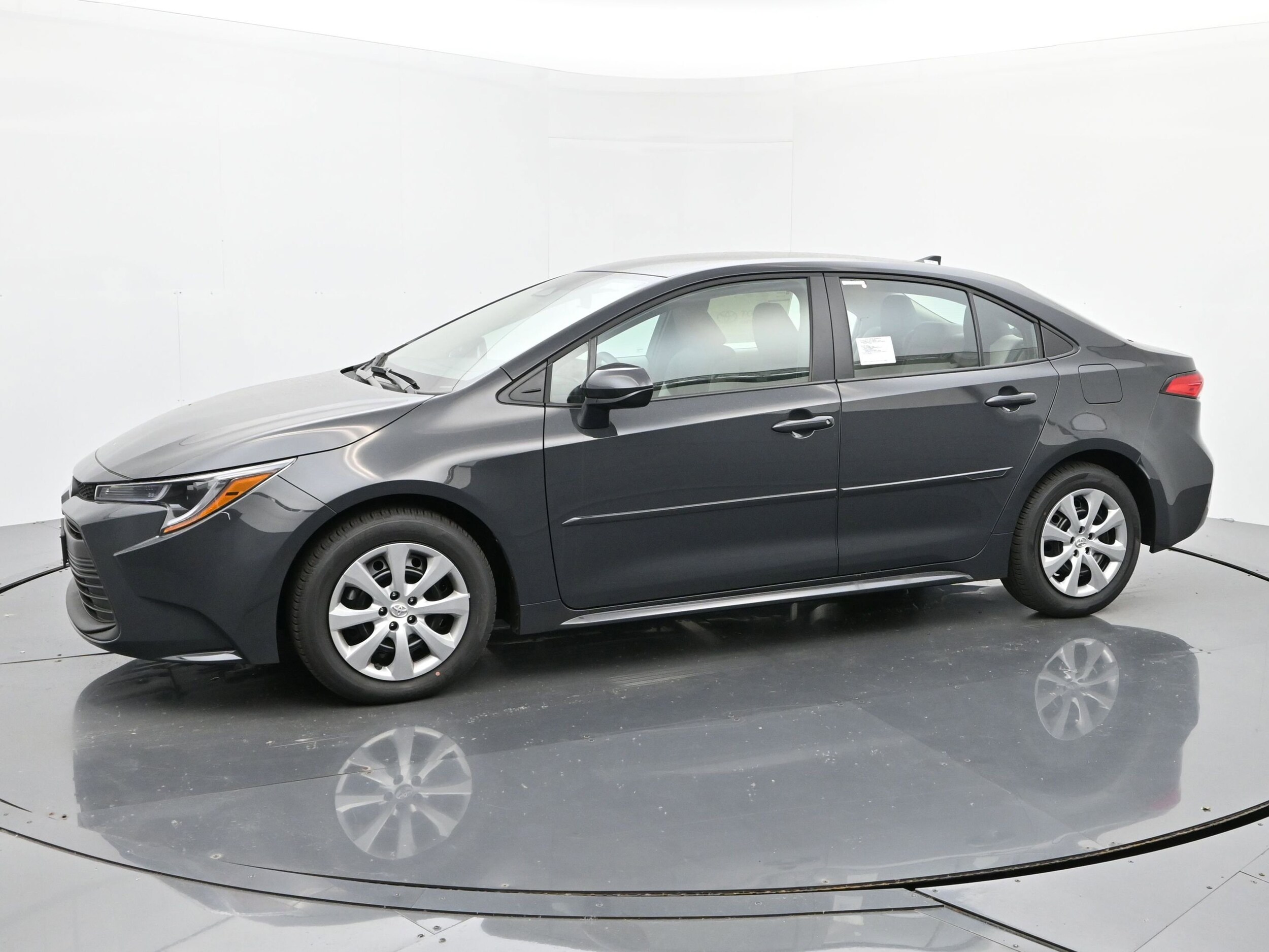 2026 Toyota Corolla LE photo 2