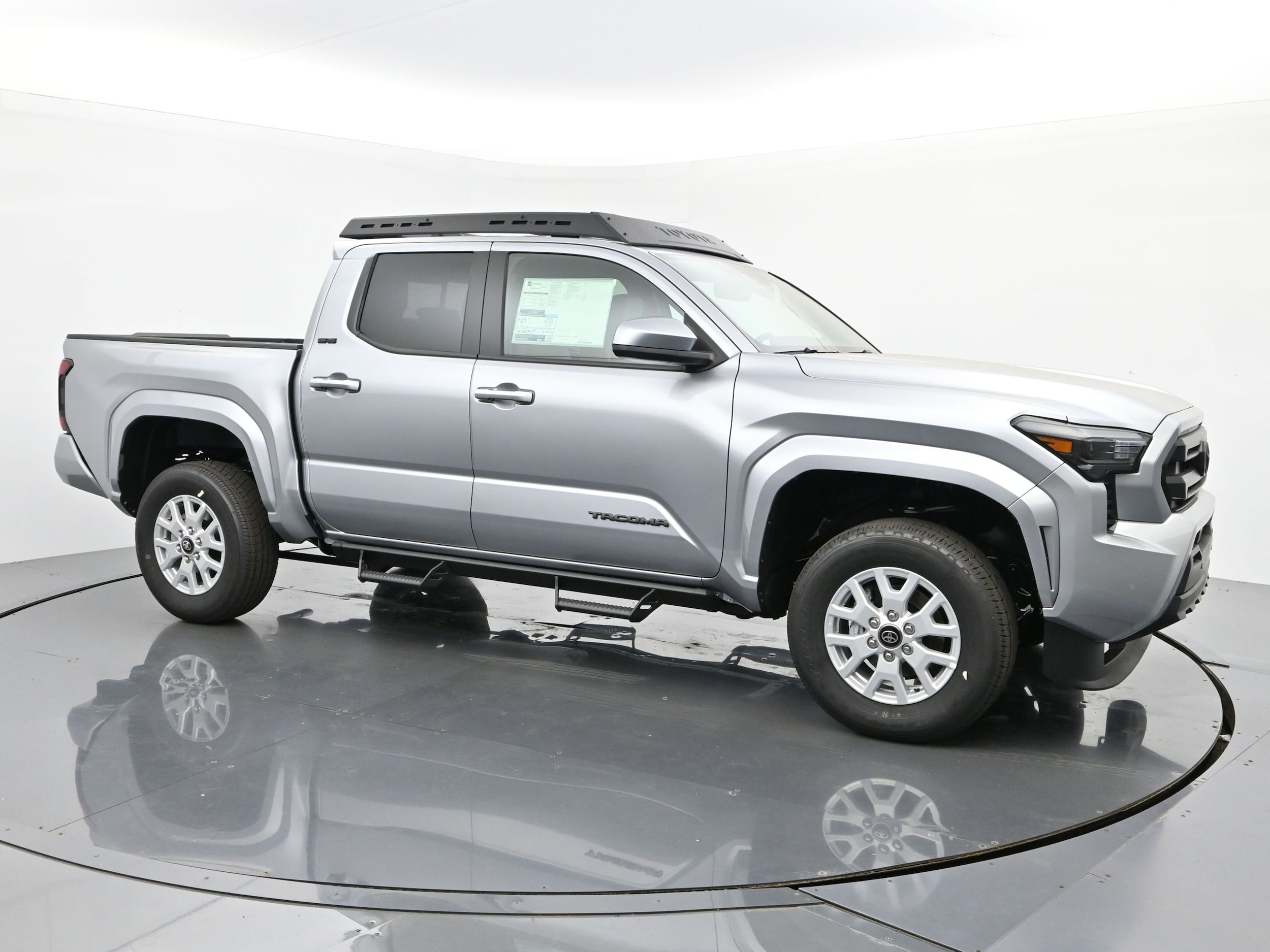2025 Toyota Tacoma SR5 - Photo 7