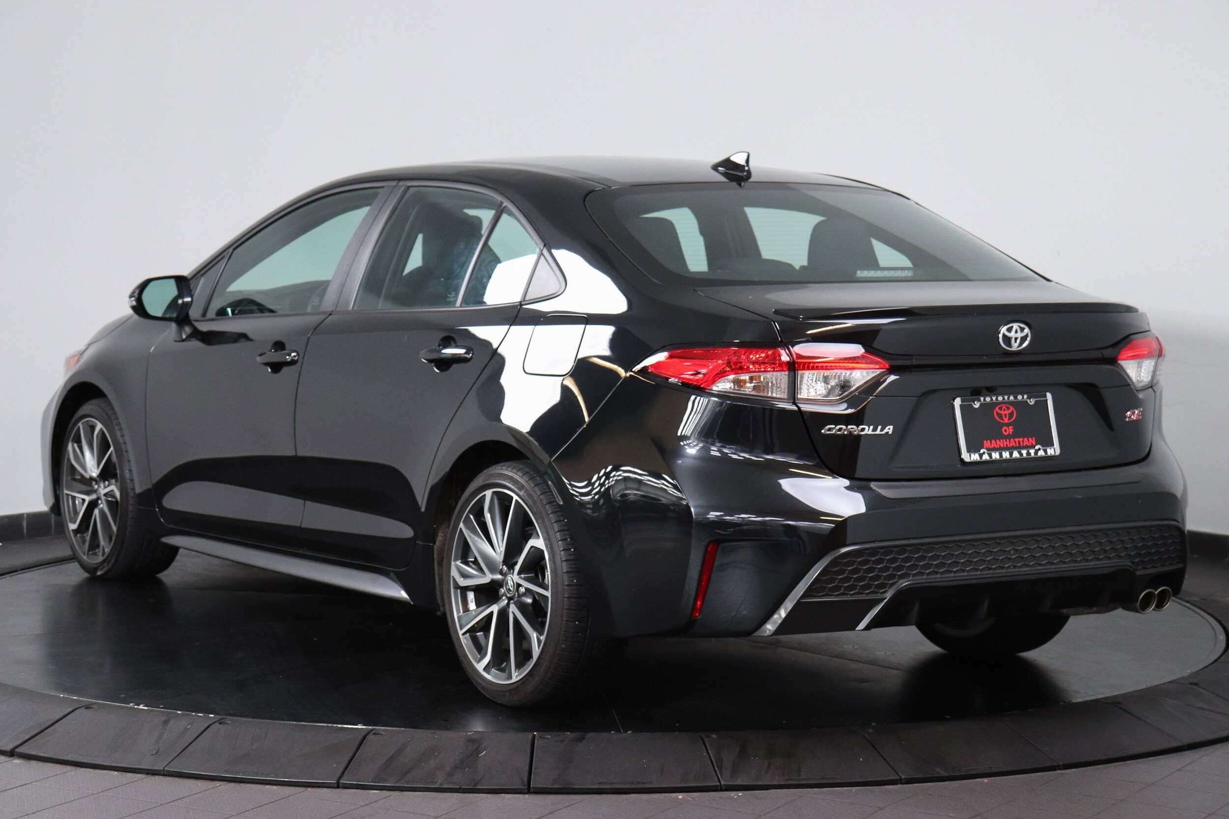 2022 Toyota Corolla SE photo 3