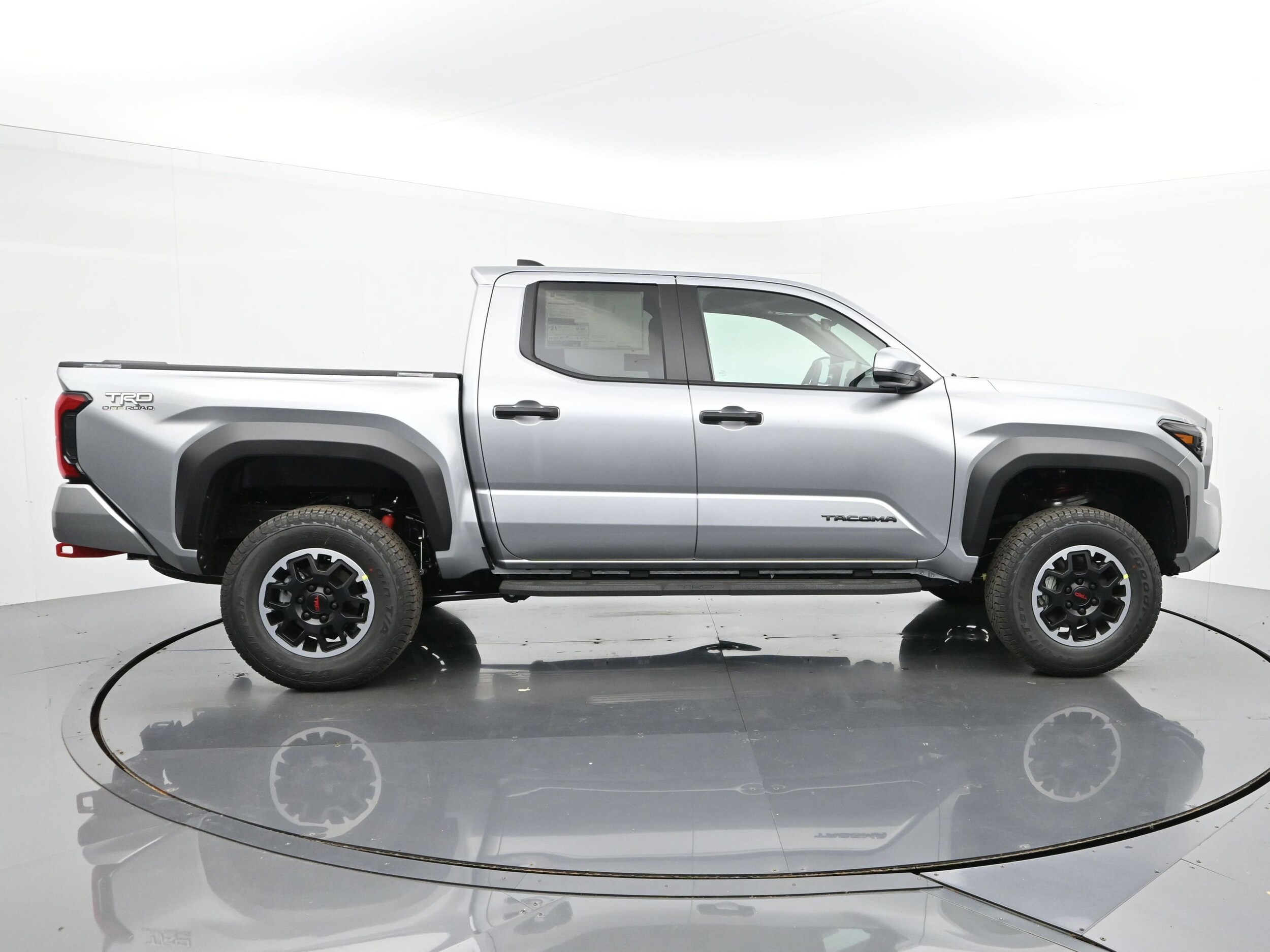 2025 Toyota Tacoma TRD Off Road - Photo 6