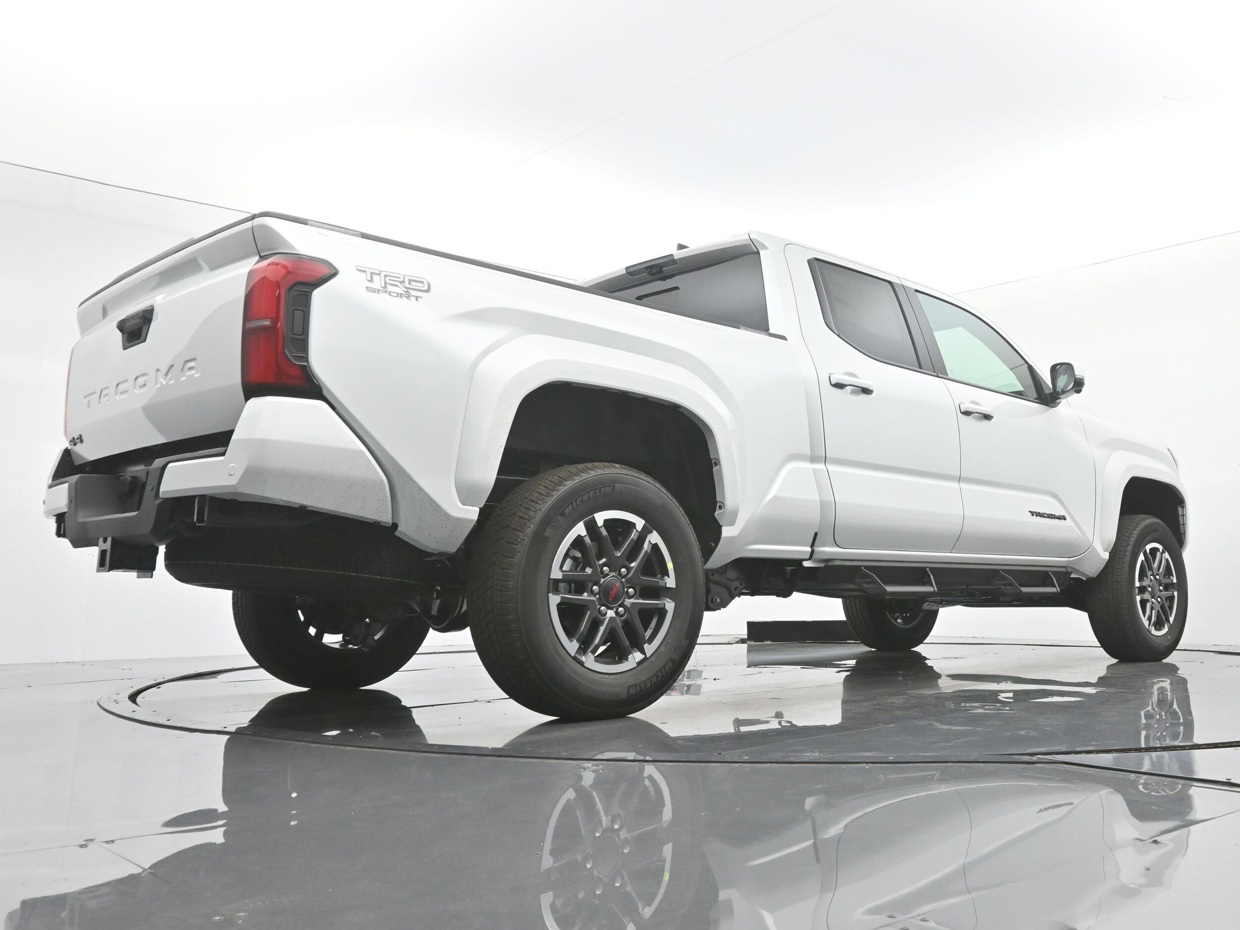 2025 Toyota Tacoma TRD Sport - Photo 19