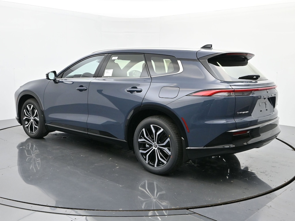 New 2025 Toyota Crown Signia XLE XLE