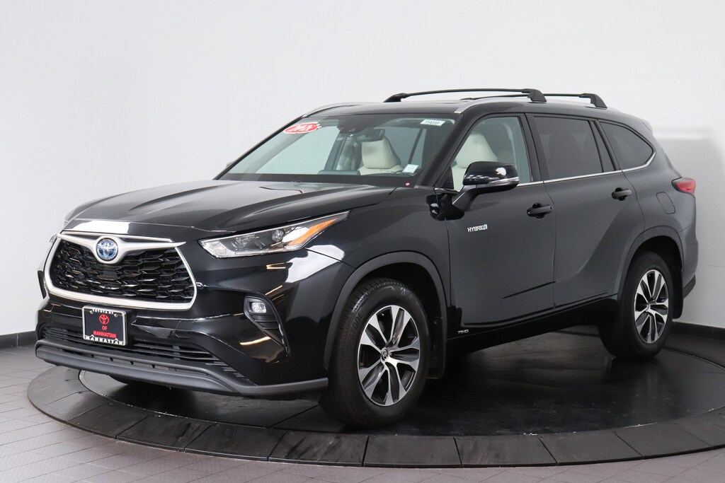 Used 2021 Toyota Highlander Hybrid XLE SUV