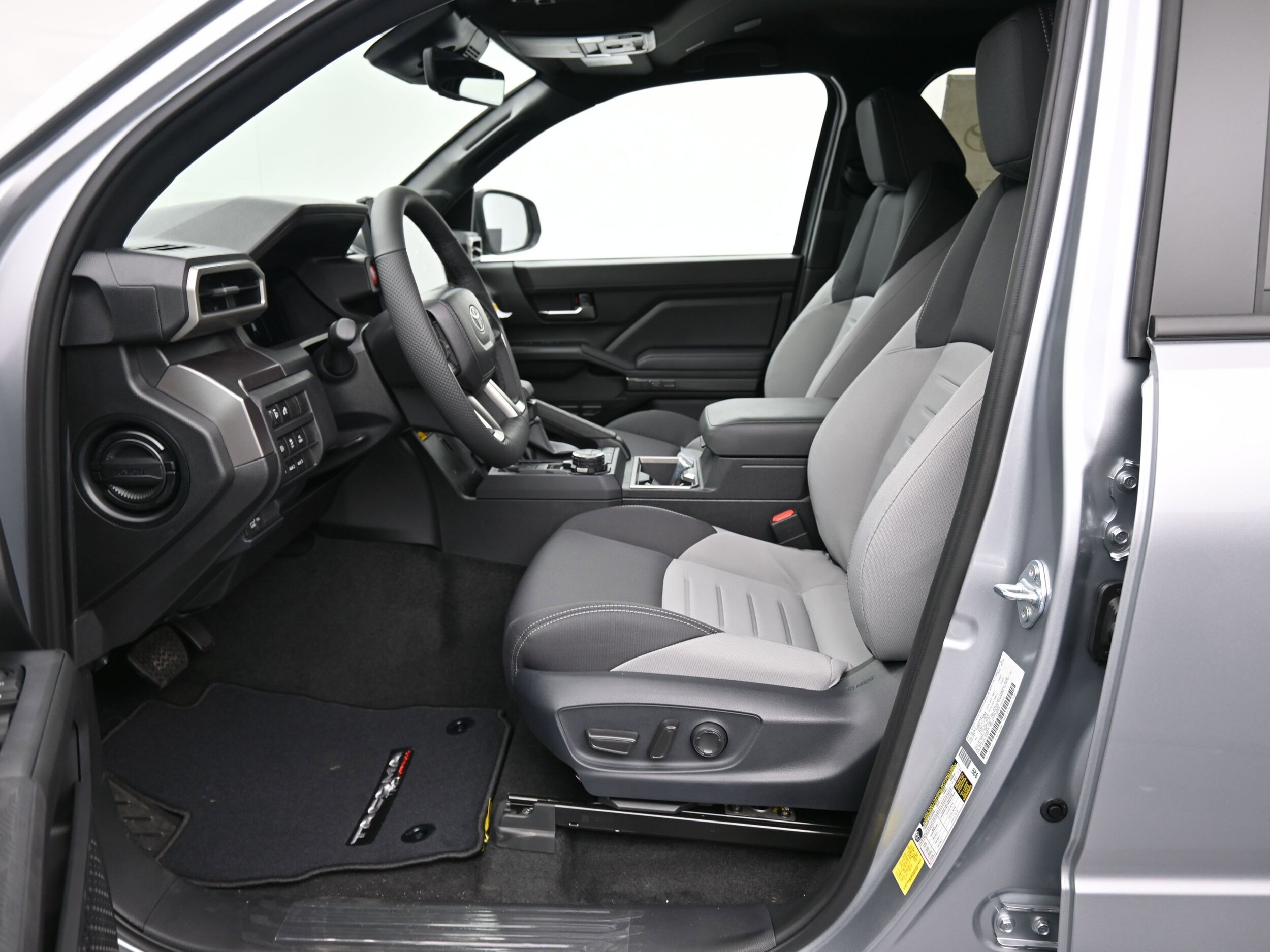 2025 Toyota Tacoma TRD Off Road - Photo 11