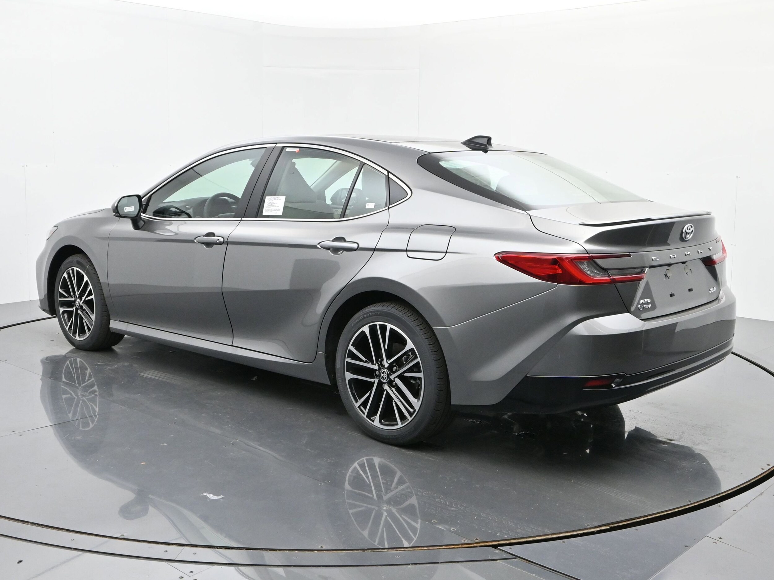 2026 Toyota Camry XLE photo 3