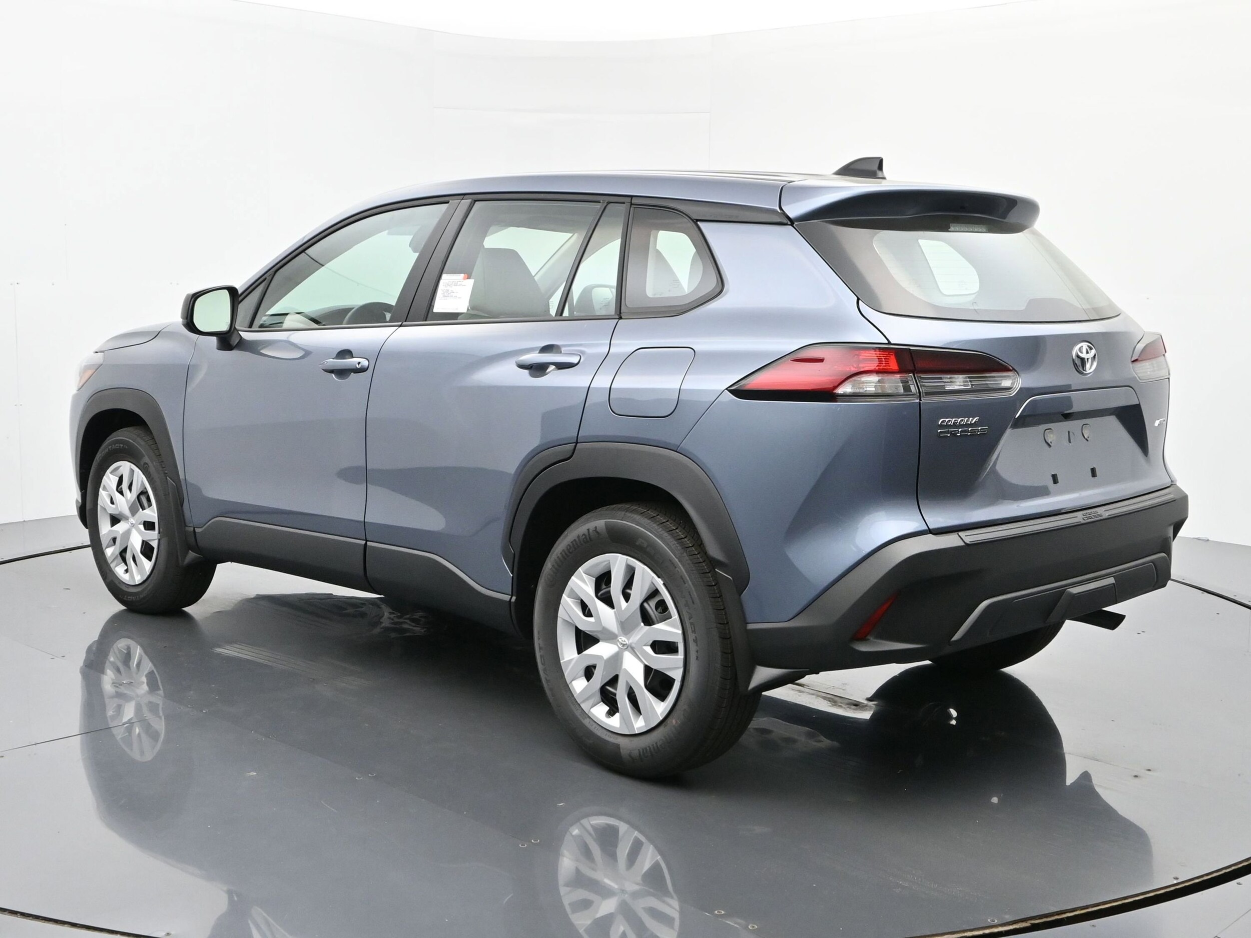 2026 Toyota Corolla Cross L photo 3