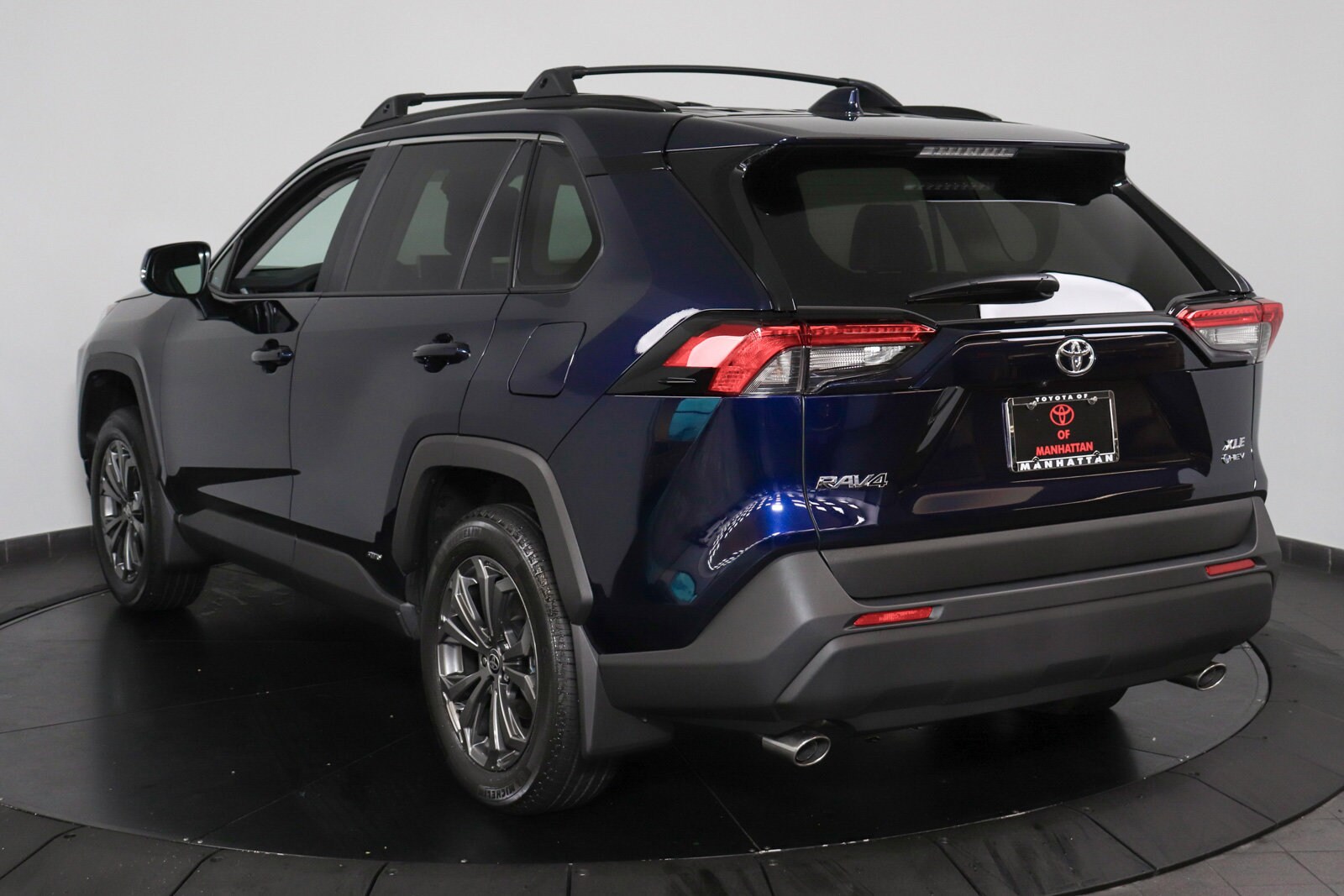 2025 Toyota RAV4 Hybrid XLE Premium photo 3