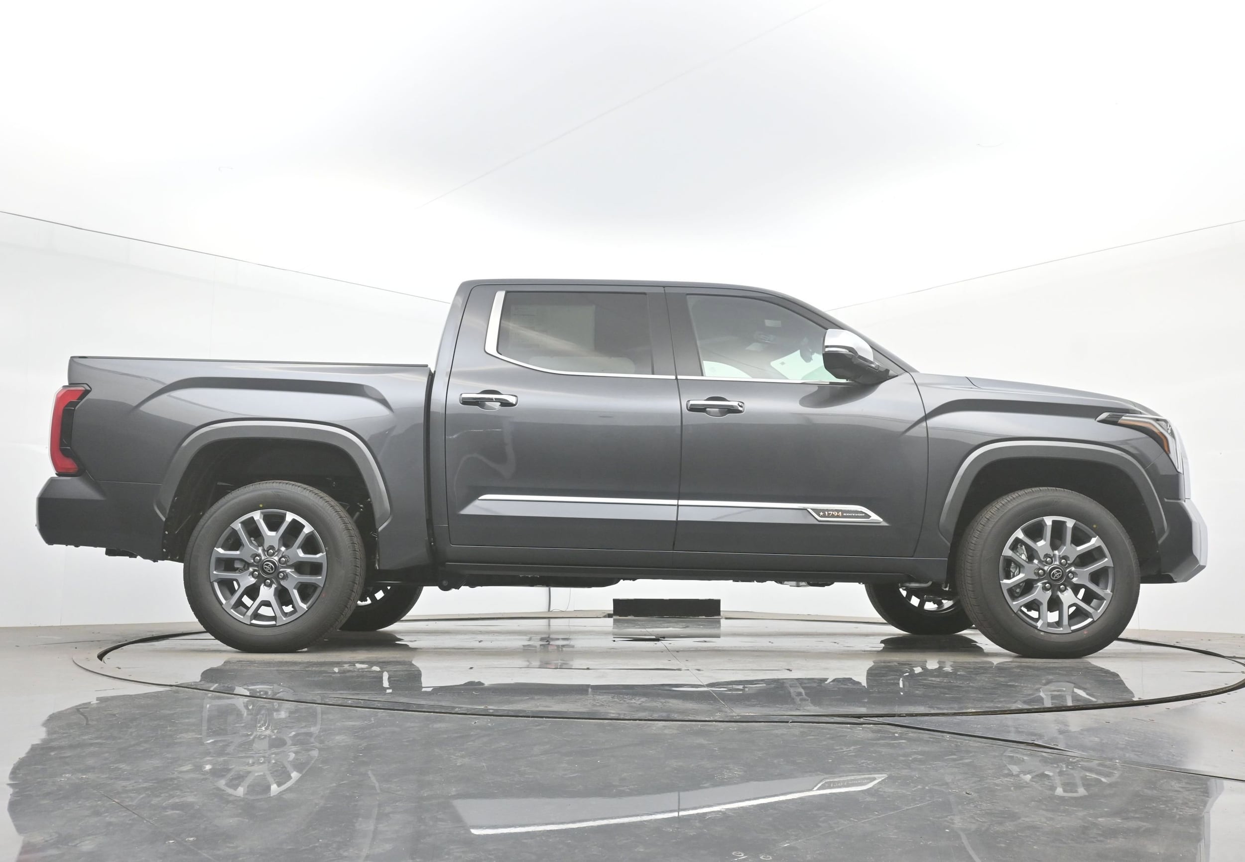 2026 Toyota Tundra 1794 Edition - Photo 18