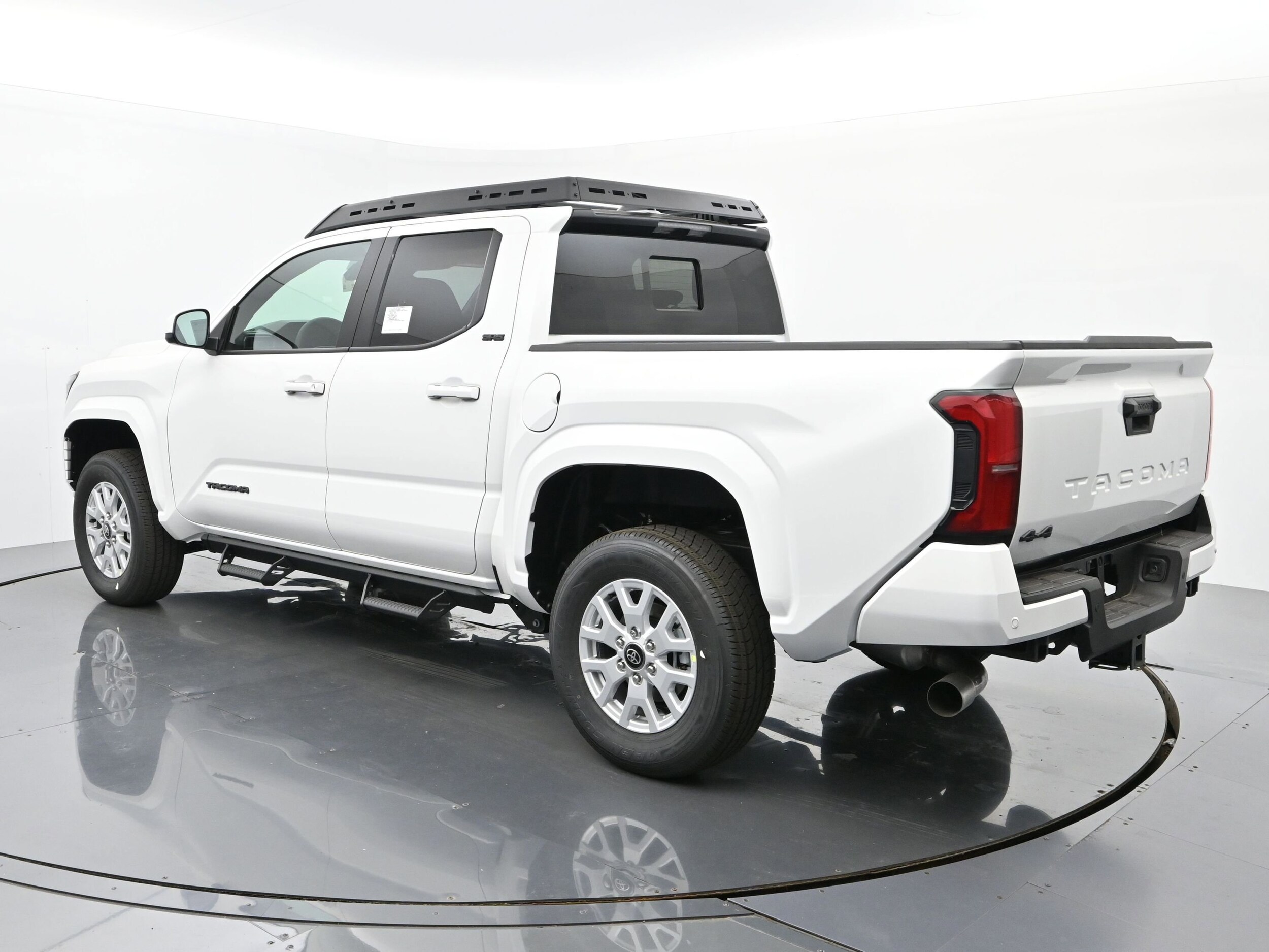 2025 Toyota Tacoma SR5 4x4 Double Cab photo 3