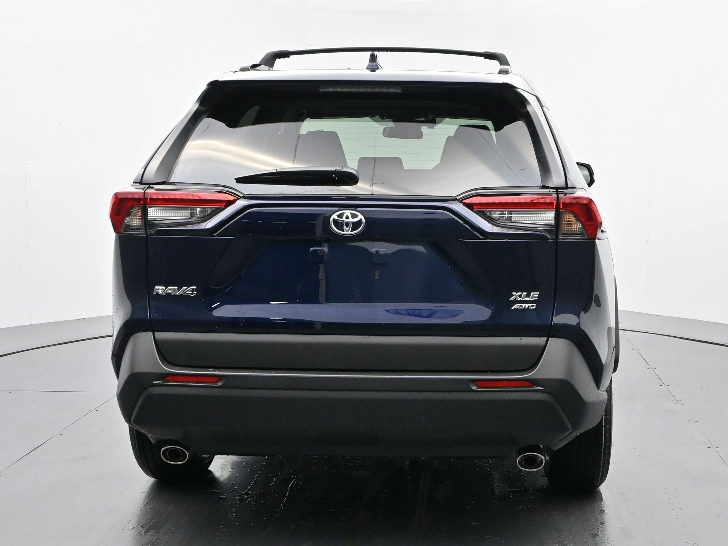 2025 Toyota RAV4 XLE photo 4