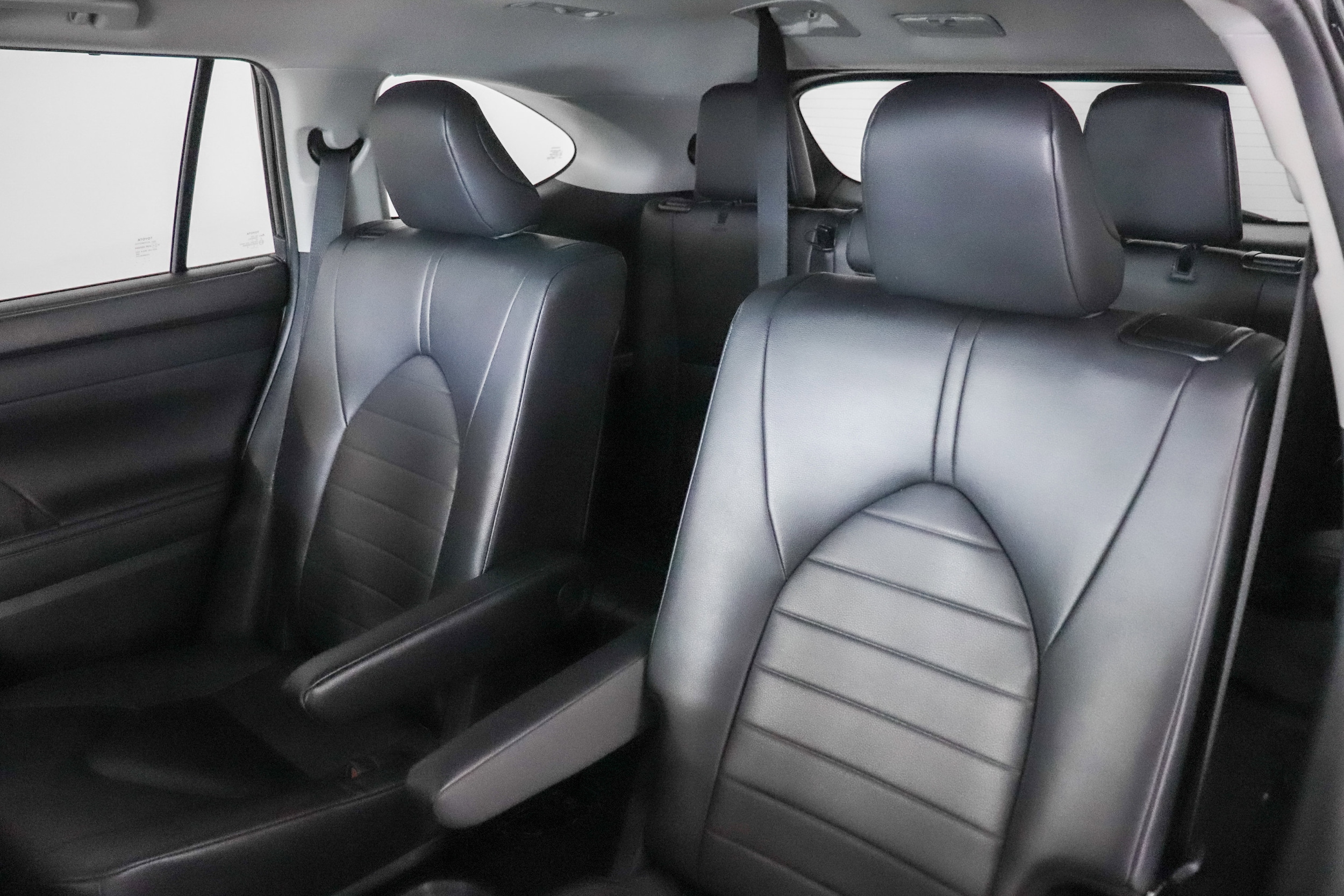 2024 Toyota Highlander LE - Photo 17