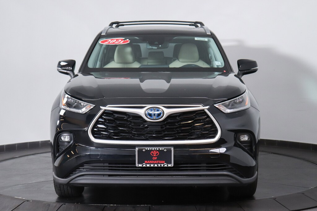 Used 2021 Toyota Highlander Hybrid XLE SUV