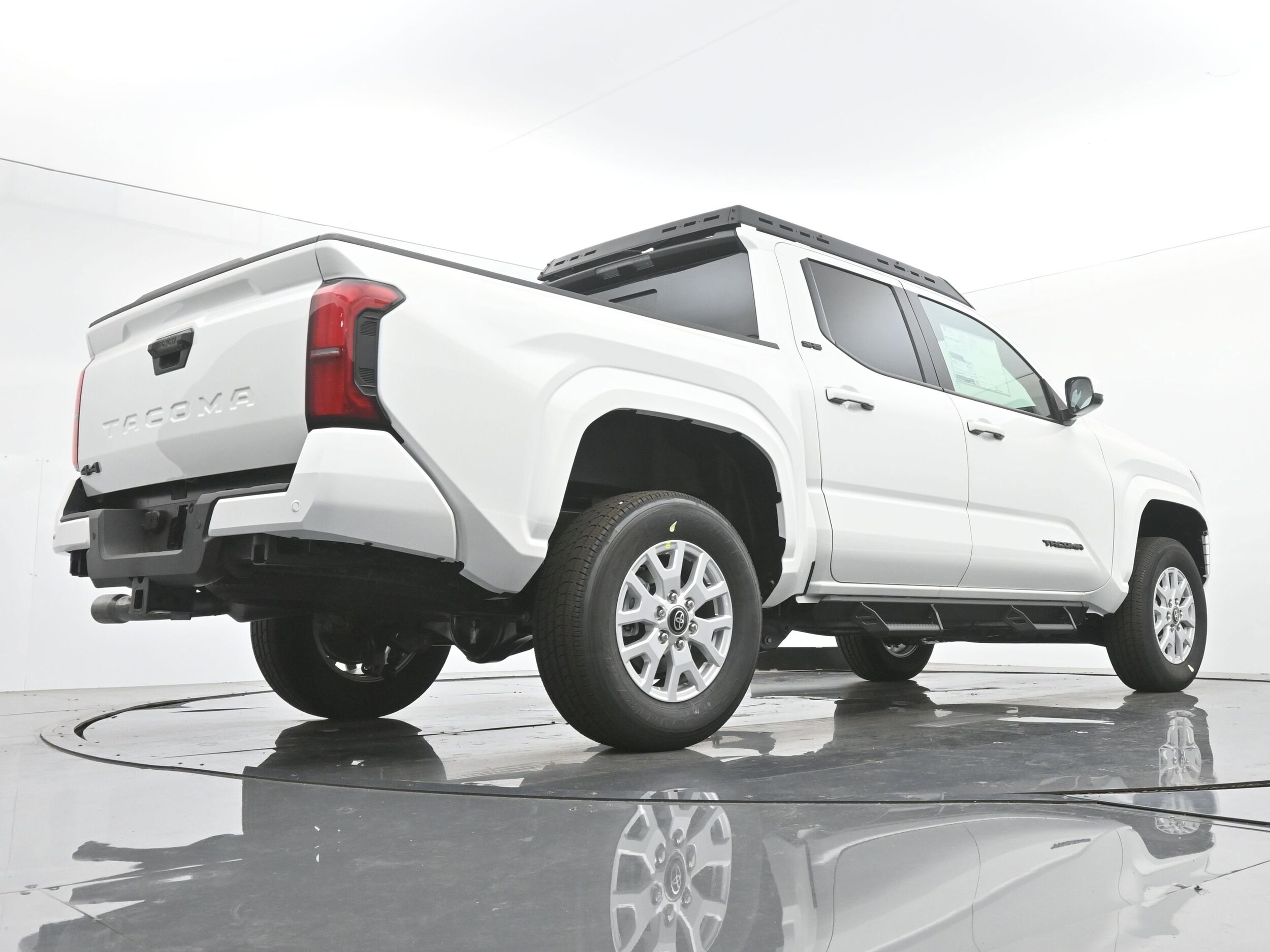 2025 Toyota Tacoma SR5 - Photo 19