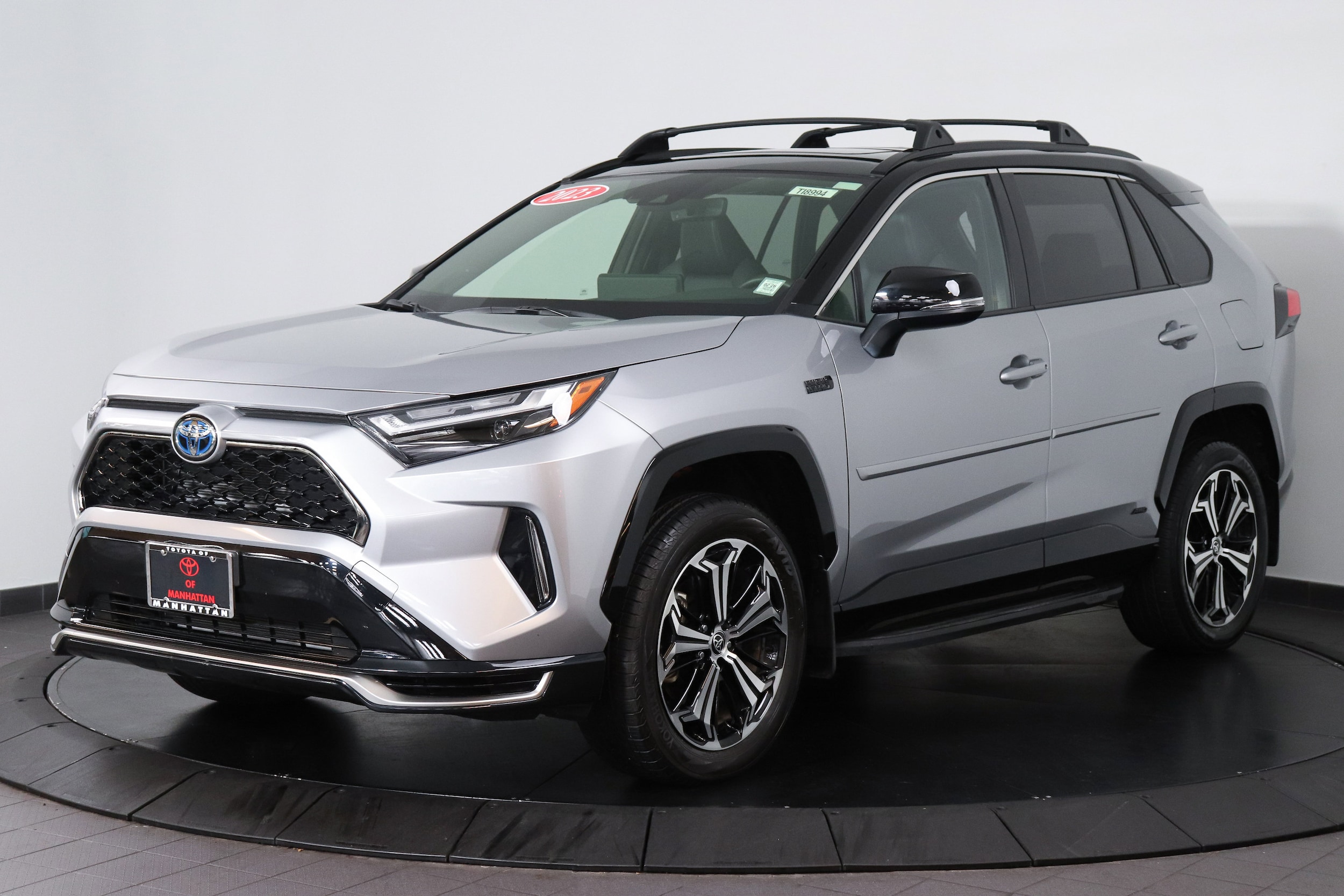 2023 Toyota RAV4 XSE's photo