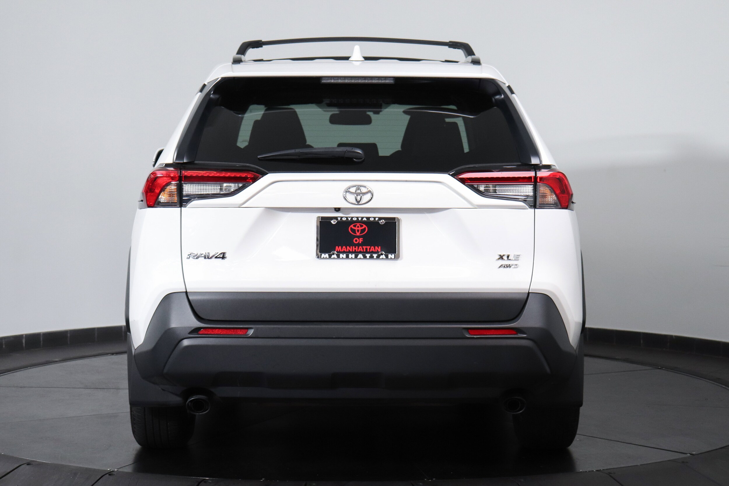 2023 Toyota RAV4 XLE photo 4