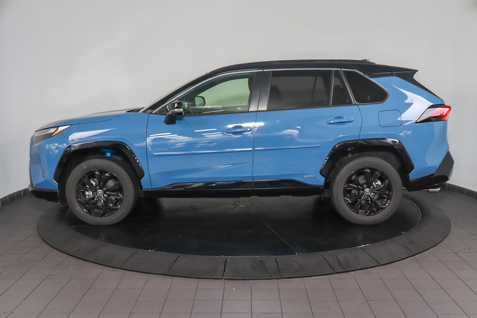Used 2022 Toyota RAV4 XSE with VIN JTME6RFV8ND525397 for sale in Northfield, Minnesota