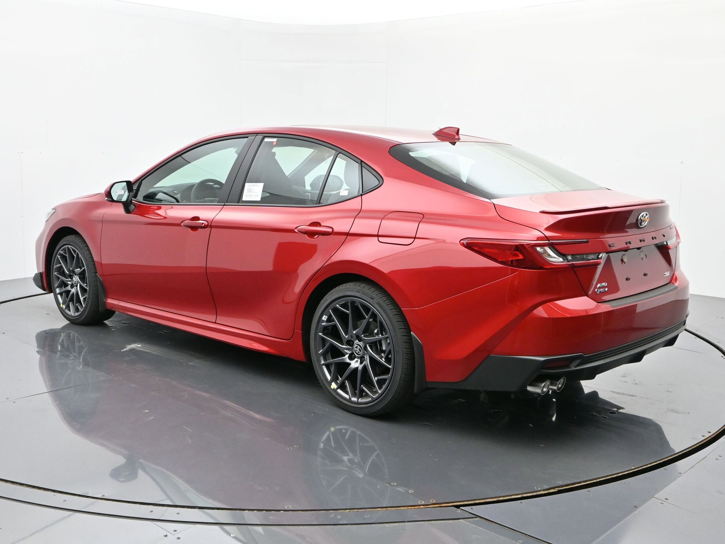 2025 Toyota Camry SE photo 3