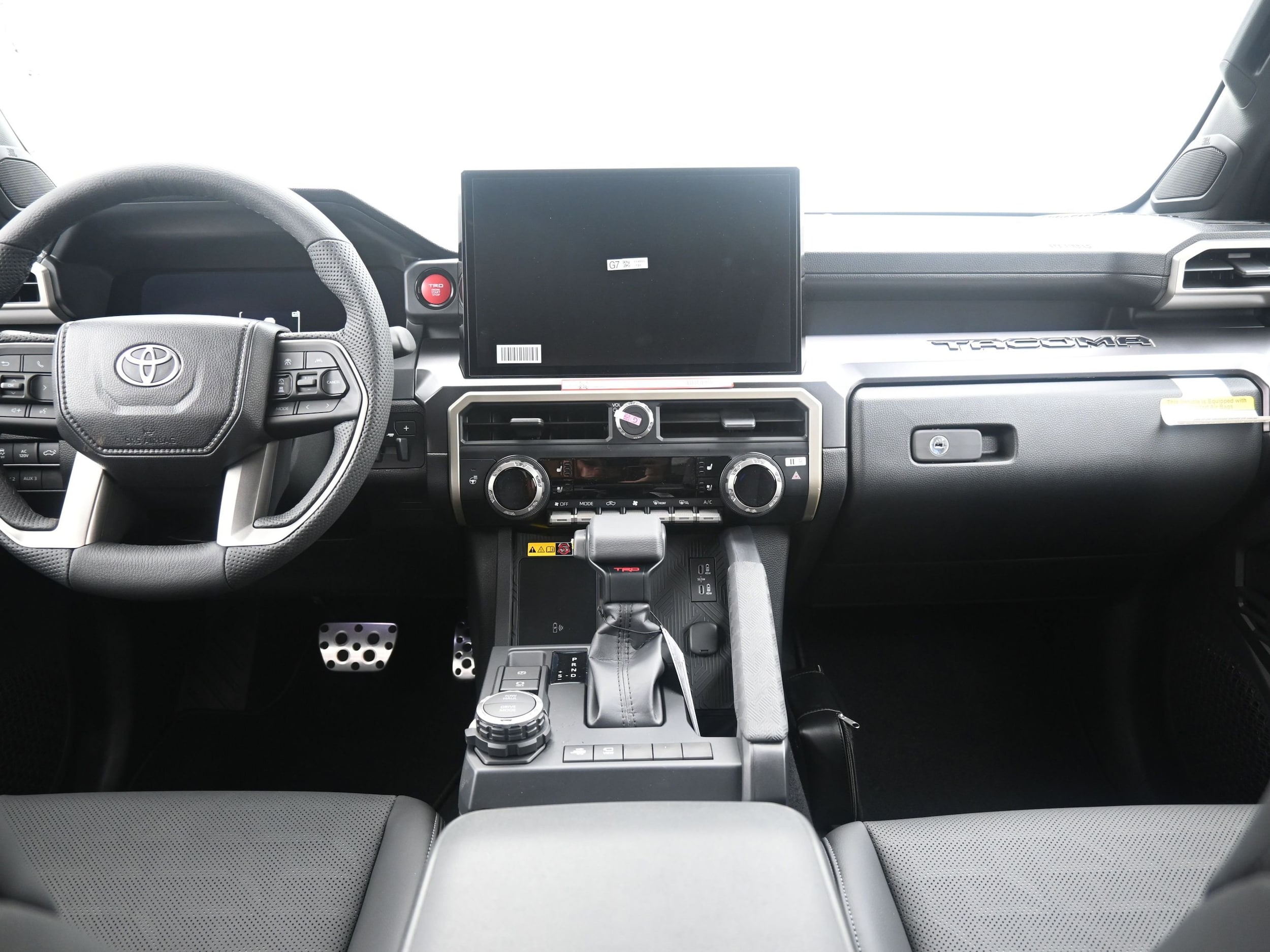 2025 Toyota Tacoma TRD Sport - Photo 9