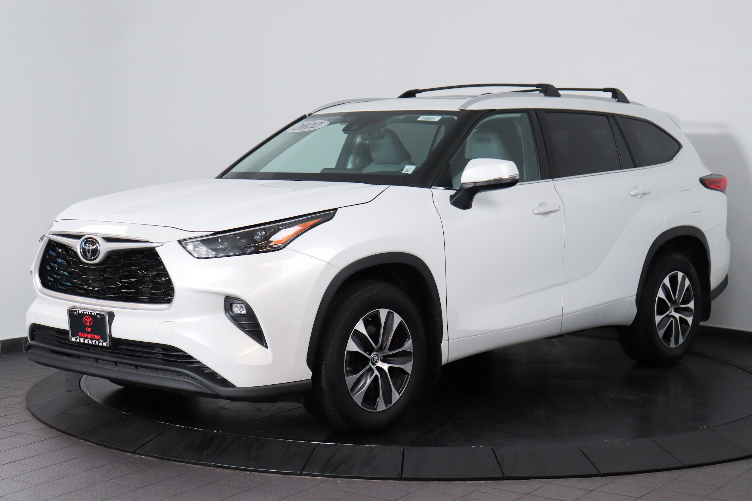 2022 Toyota Highlander XLE's photo