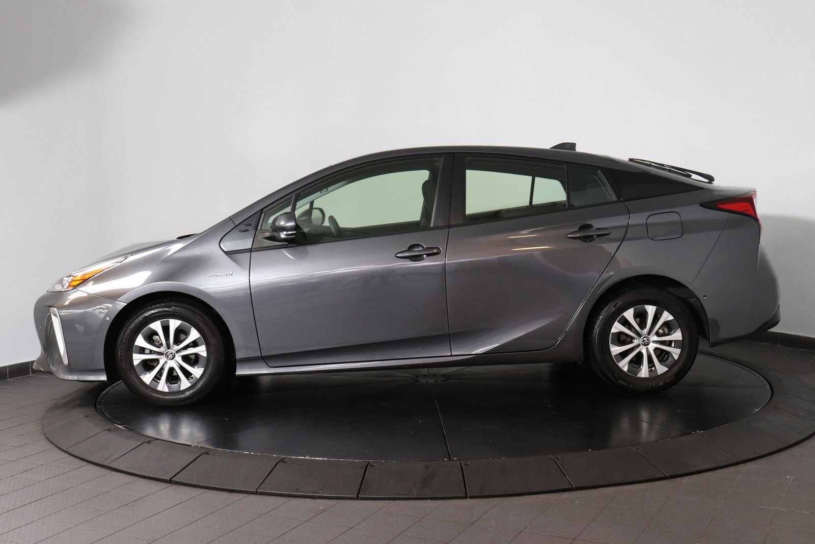 Used 2022 Toyota Prius LE with VIN JTDL9MFU2N3031664 for sale in New York, NY