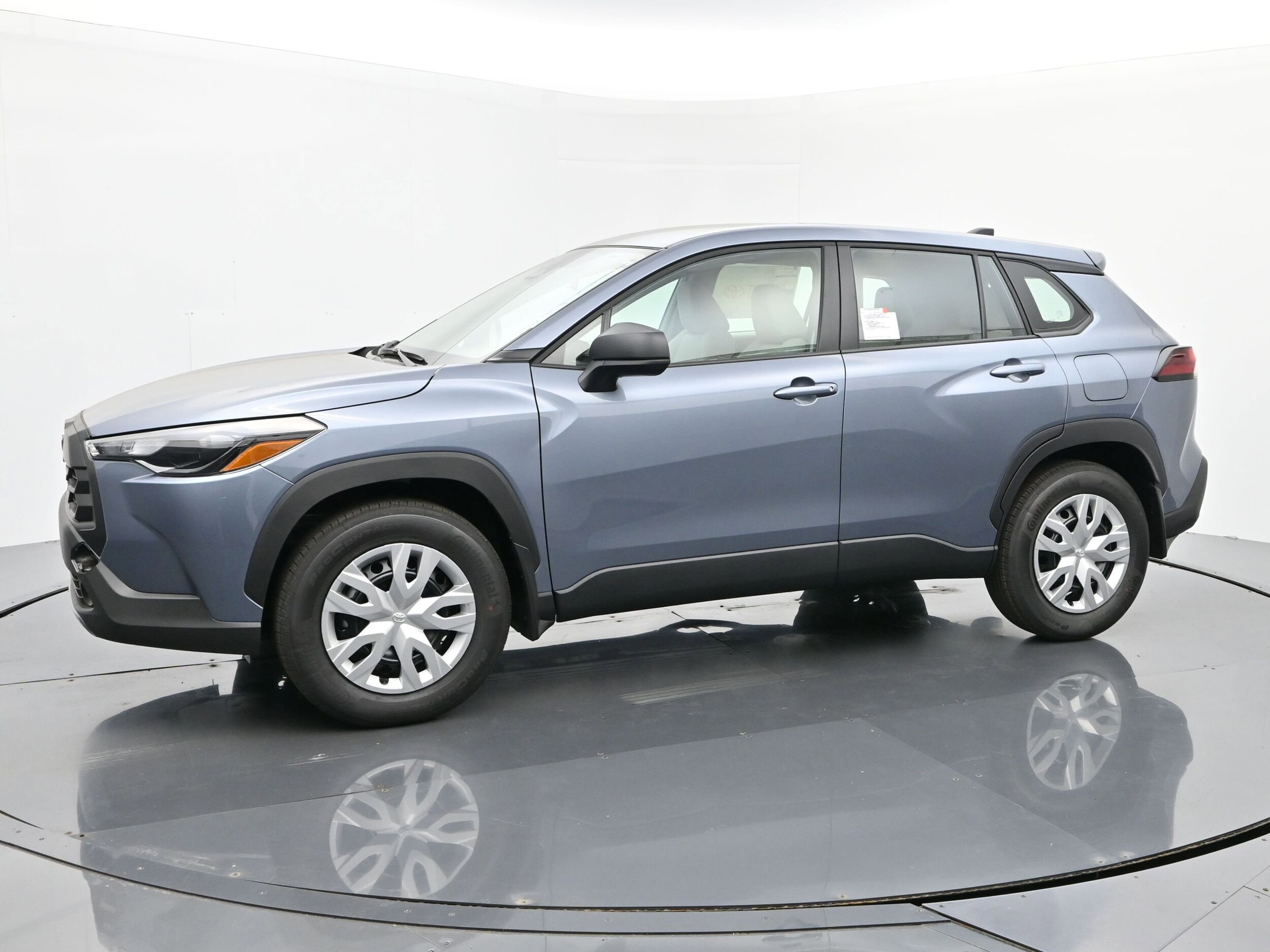 2026 Toyota Corolla Cross L photo 2