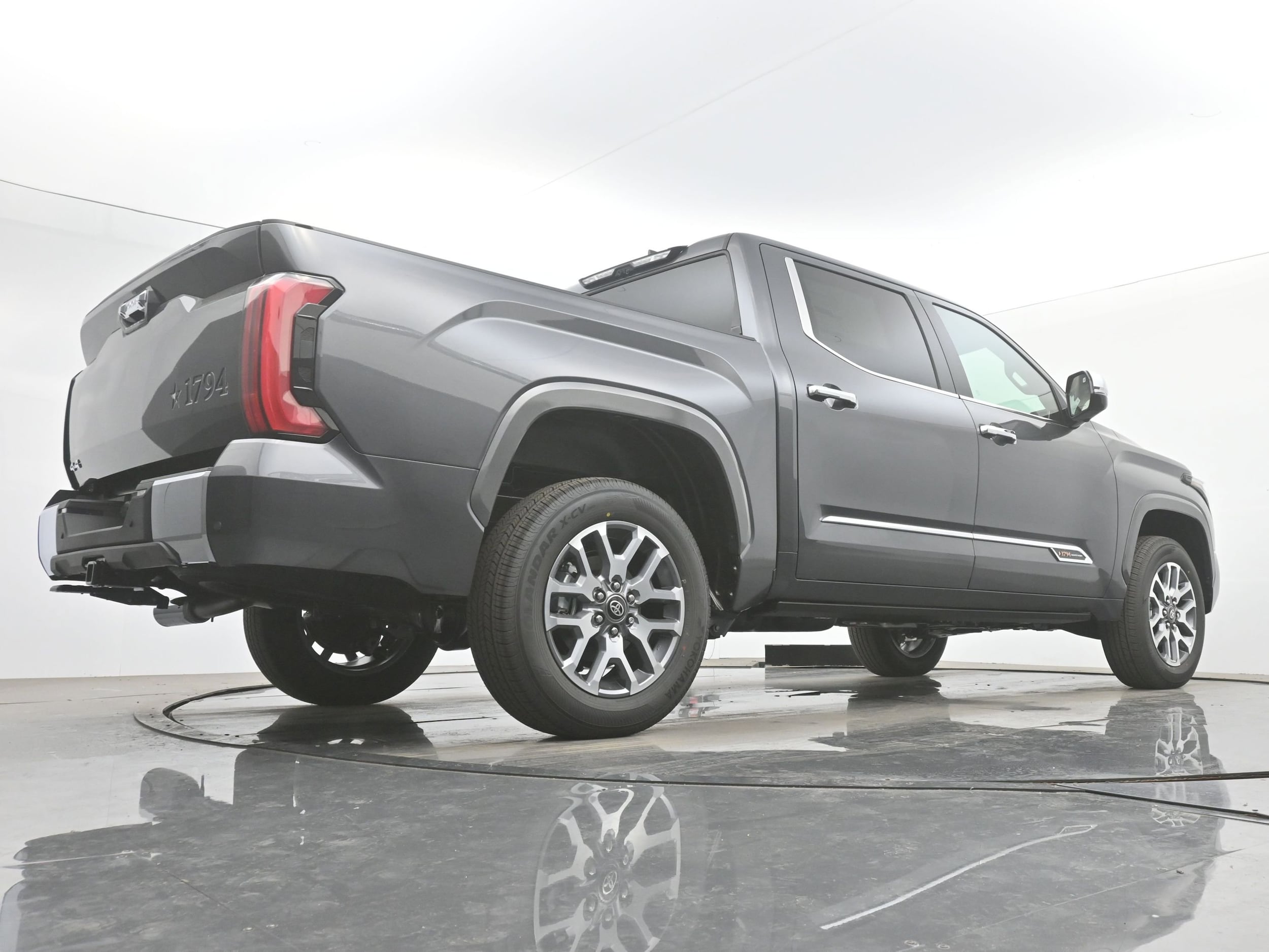 2026 Toyota Tundra 1794 Edition - Photo 17
