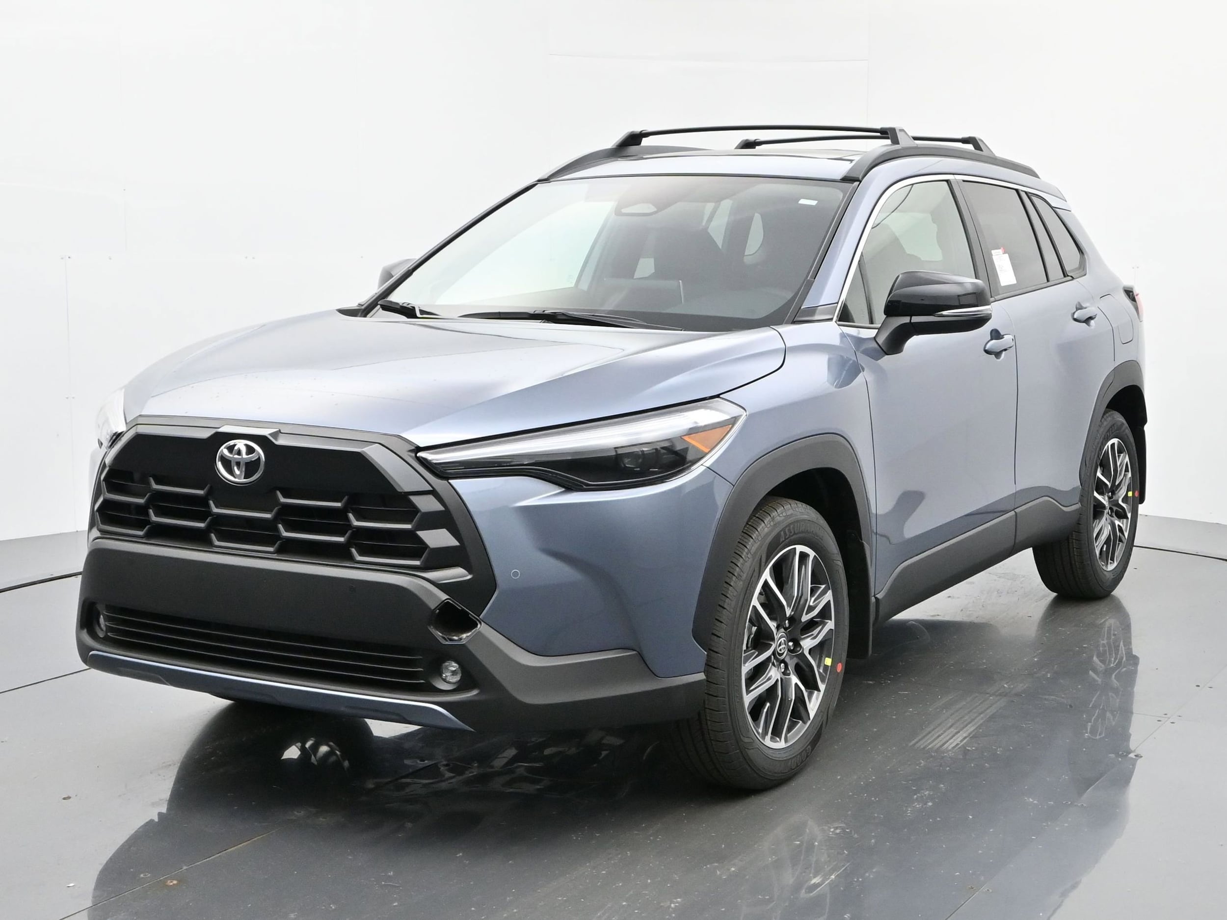 2026 Toyota Corolla Cross XLE's photo